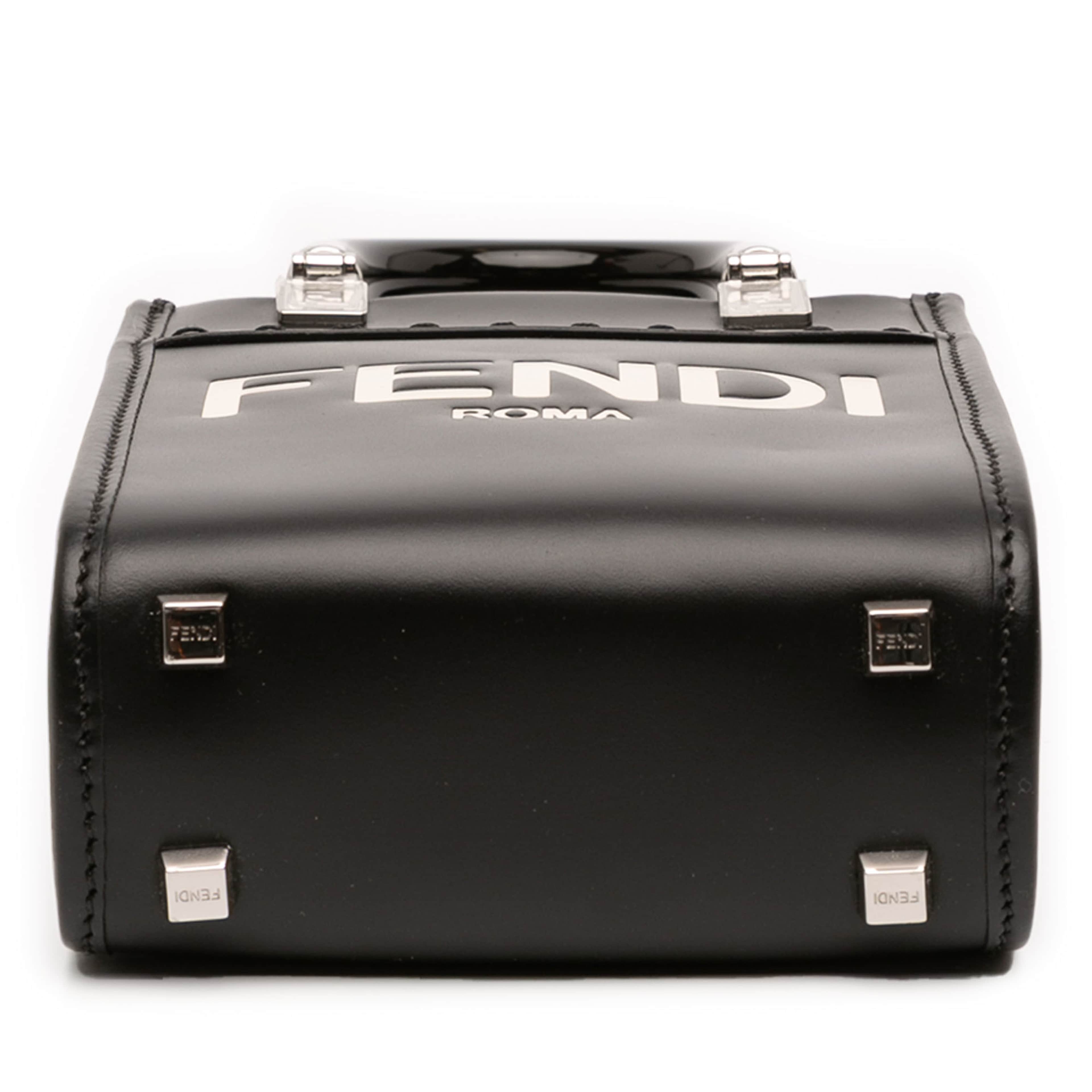 Fendi Mini Leather Sunshine Shopper Tote, från Luxclusif, i färgen black. Klicka för att öppna bilden i stort format