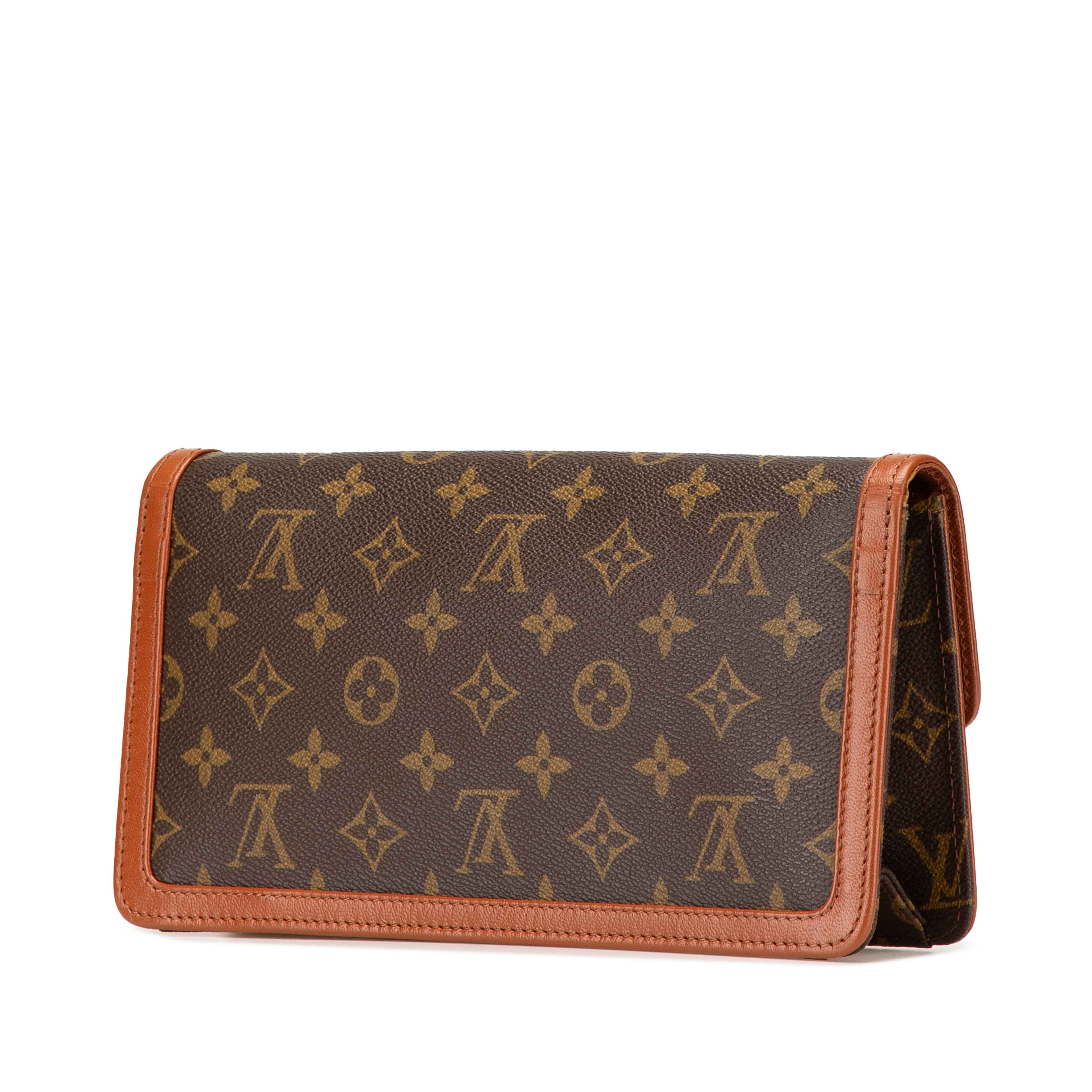Louis Vuitton Monogram Pochette Dame Pm, från Luxclusif, i färgen brown. Klicka för att öppna bilden i stort format