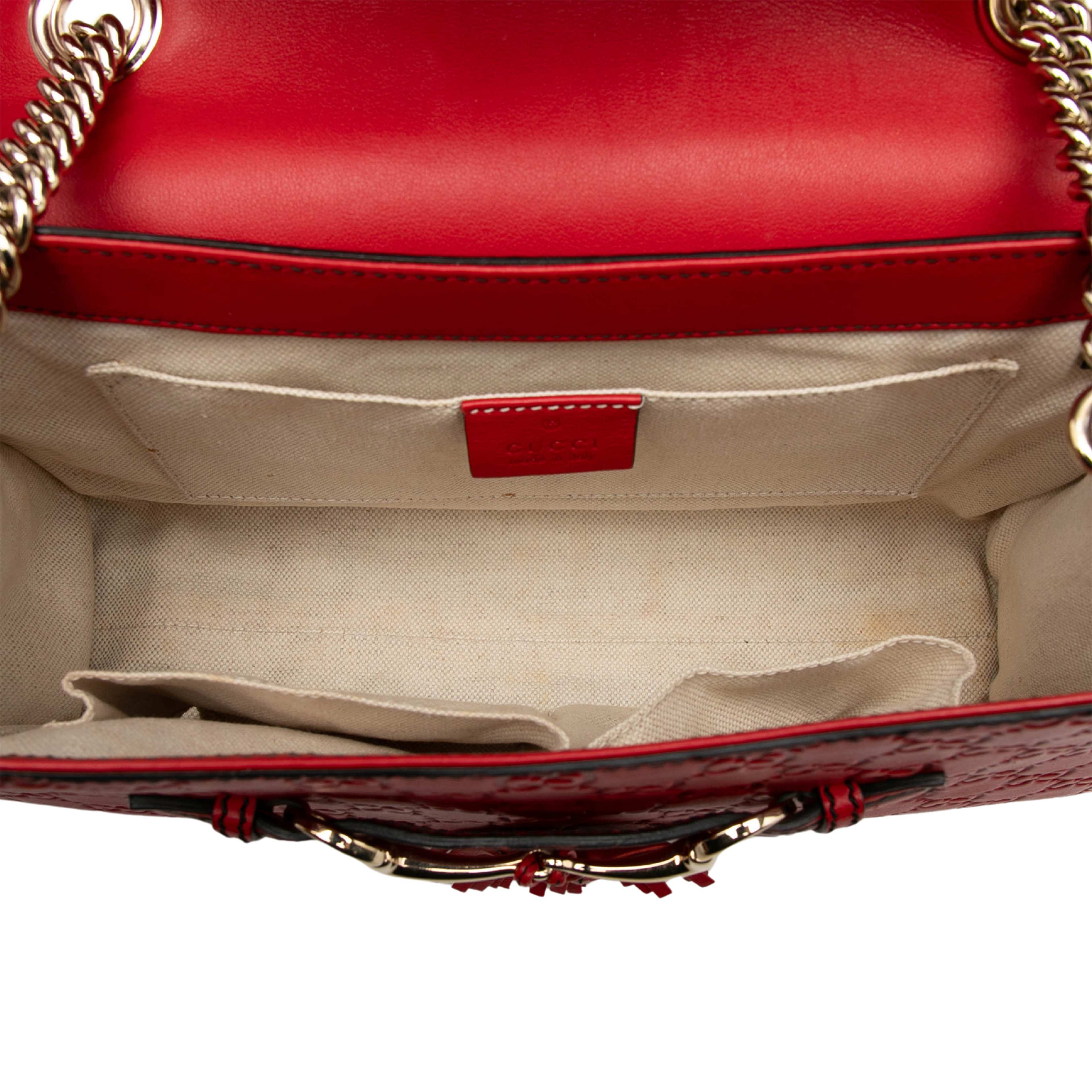 Gucci Medium Guccissima Emily Shoulder Bag, från Luxclusif, i färgen röd. Klicka för att öppna bilden i stort format