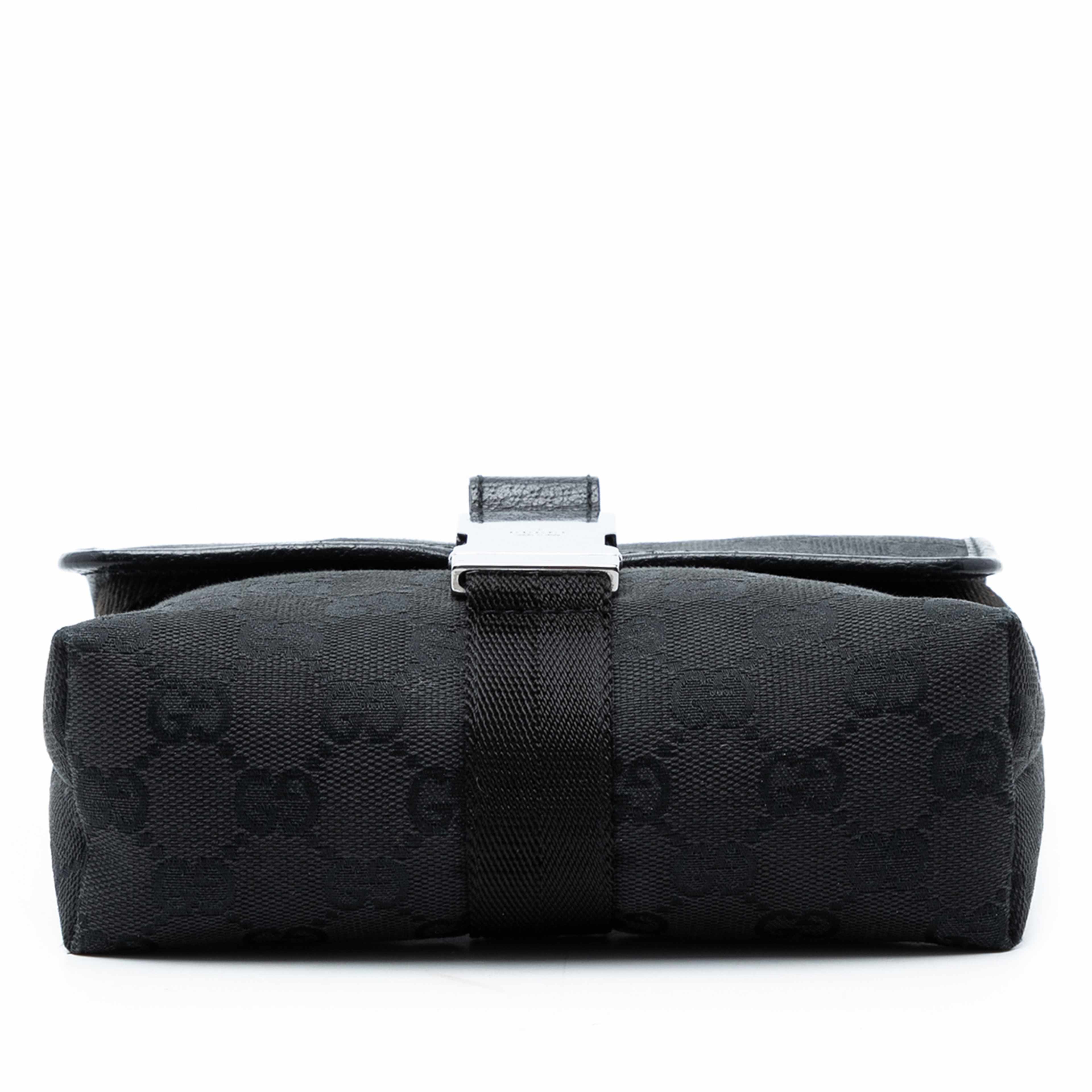 Gucci Gg Canvas Belt Bag, från Luxclusif, i färgen black. Klicka för att öppna bilden i stort format