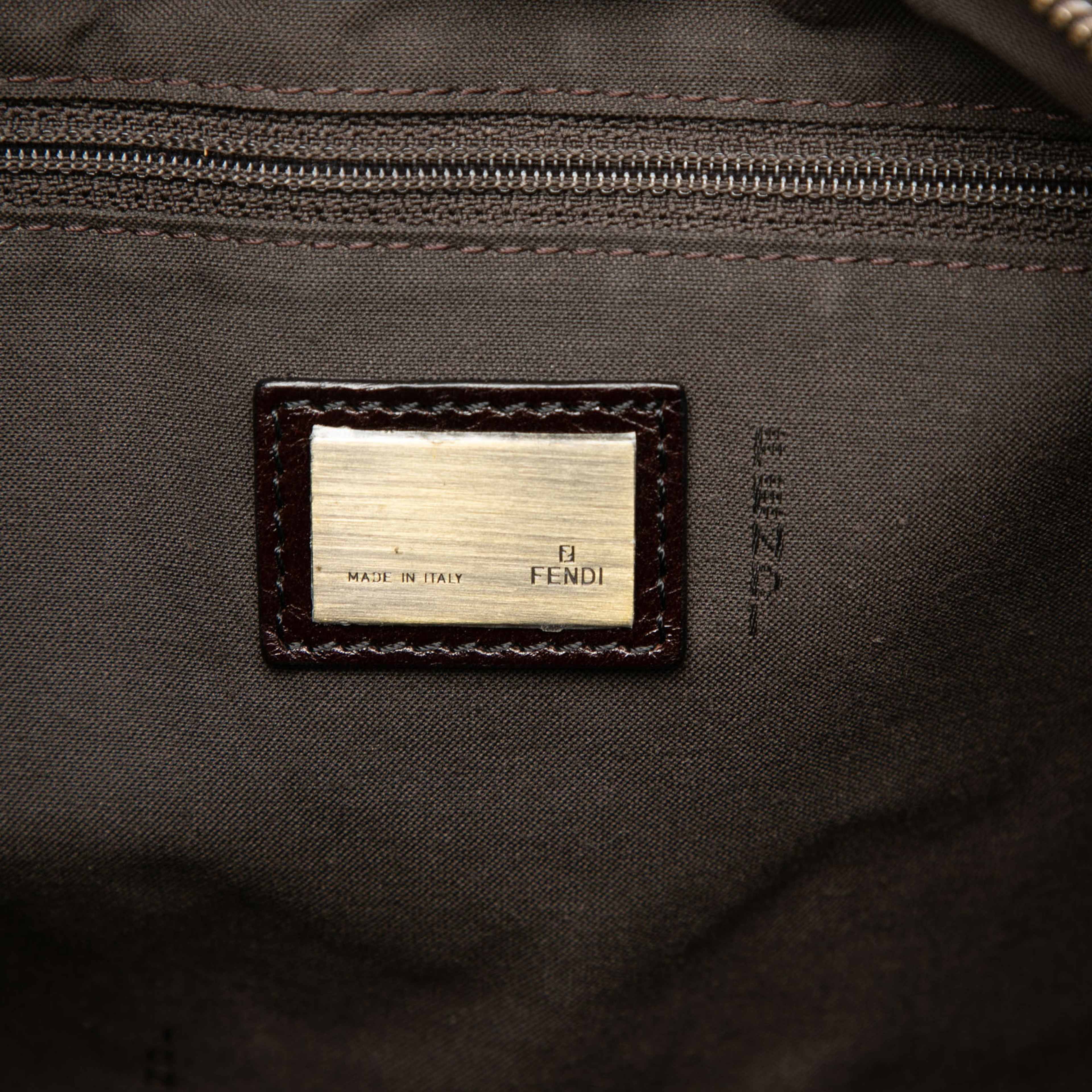 Fendi Zucca Canvas Tote, från Luxclusif, i färgen brown. Klicka för att öppna bilden i stort format