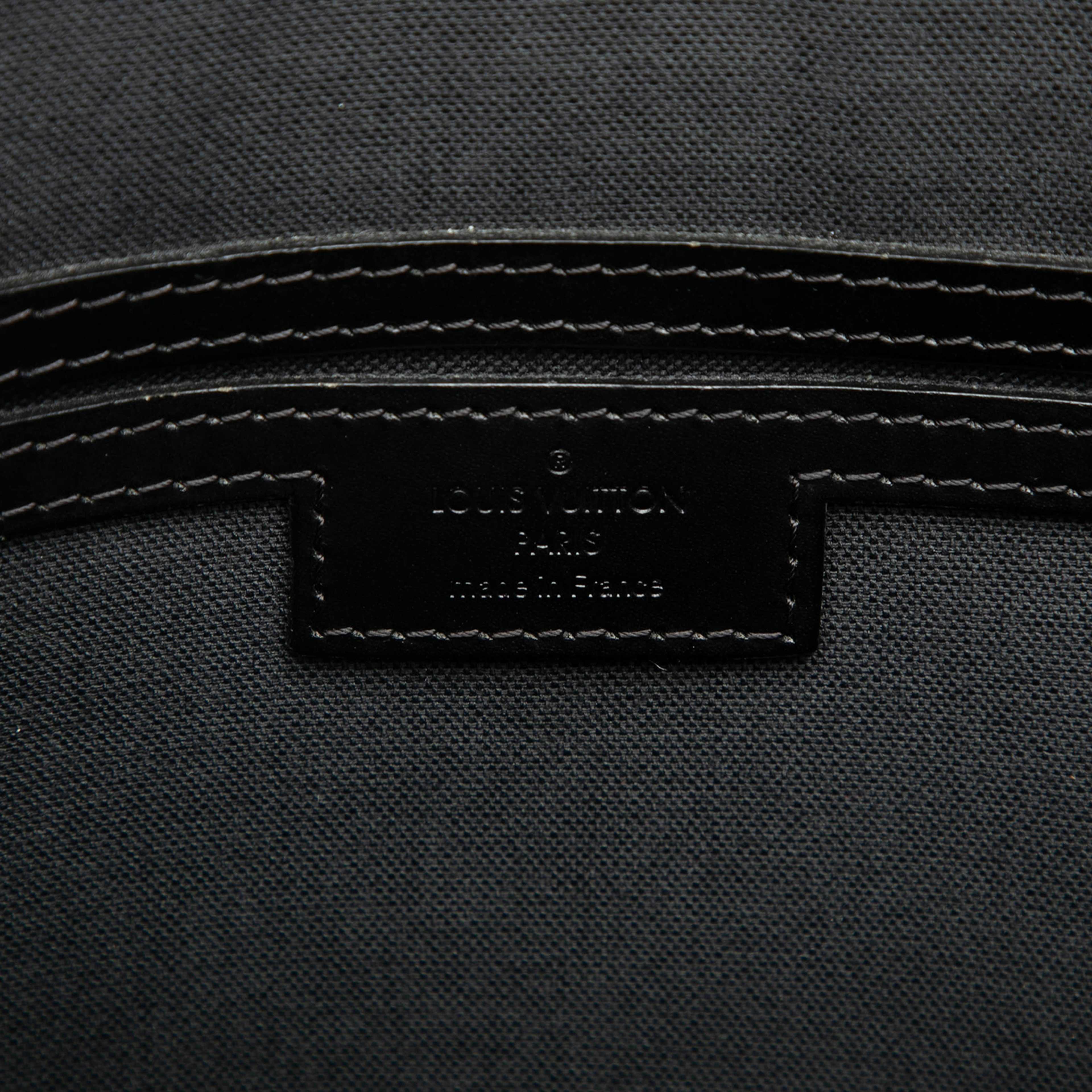 Louis Vuitton Damier Graphite Tadao Pm, från Luxclusif, i färgen black. Klicka för att öppna bilden i stort format