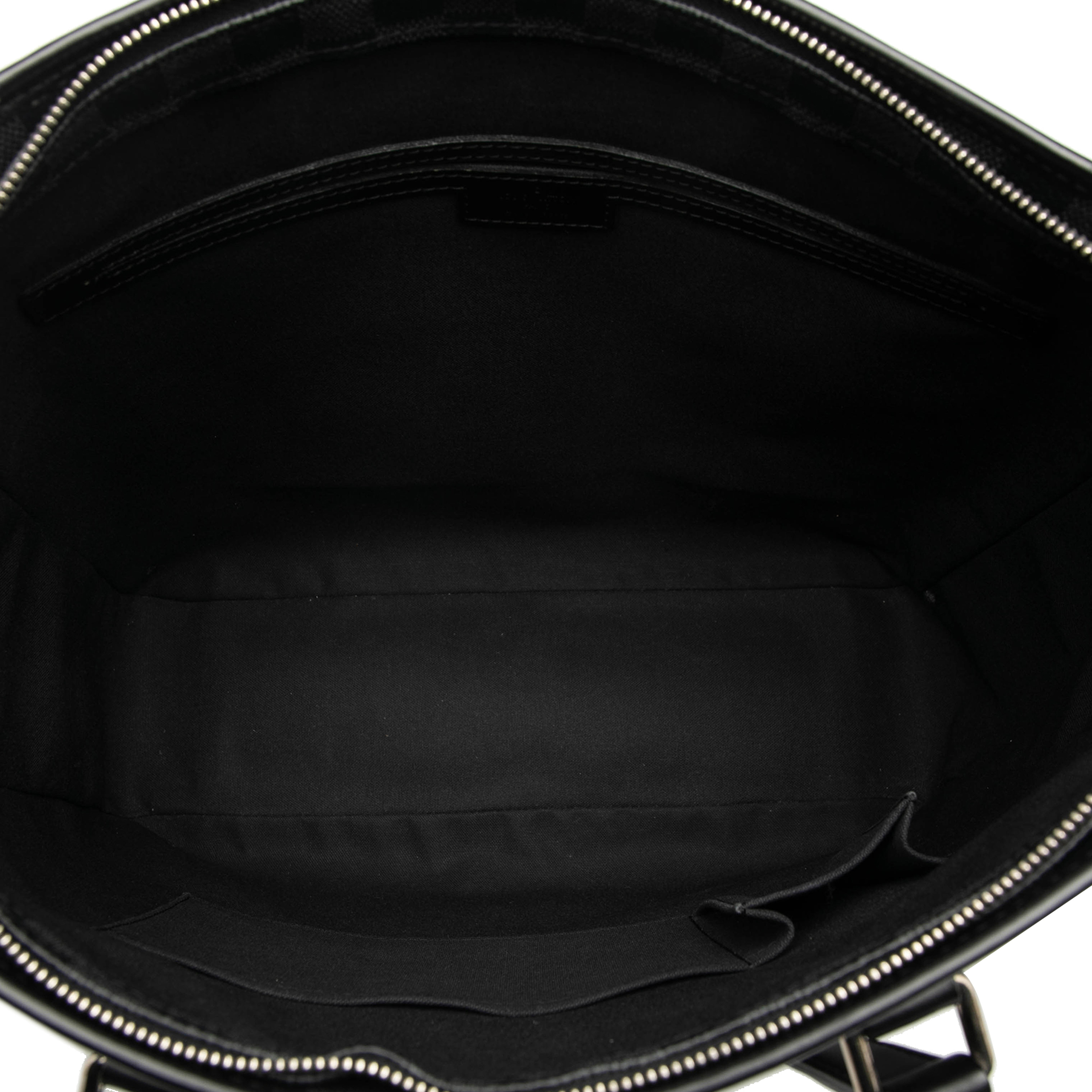 Louis Vuitton Damier Graphite Tadao Pm, från Luxclusif, i färgen black. Klicka för att öppna bilden i stort format