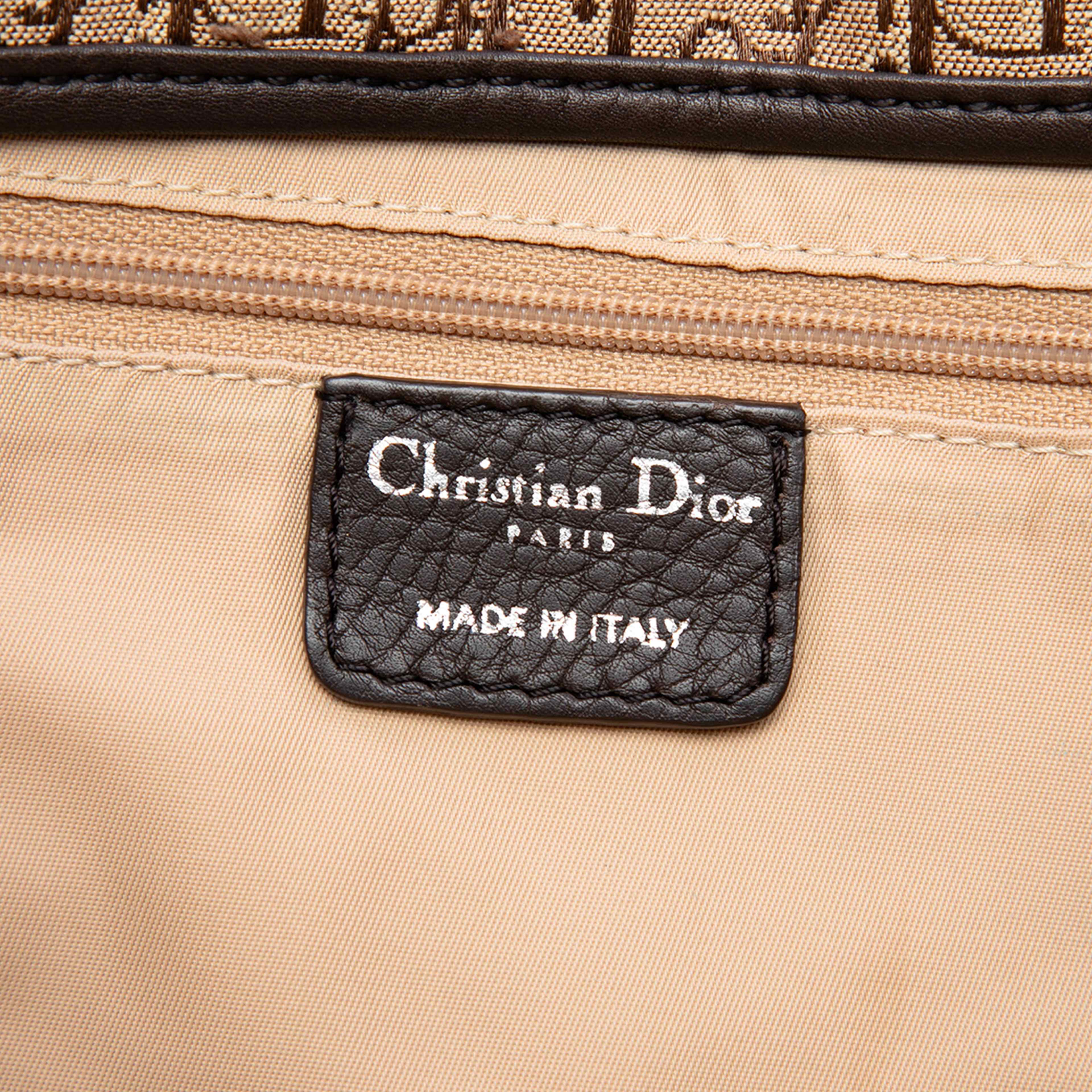 Dior Diorissimo Trotter Canvas Street Chic Crossbody, från Luxclusif, i färgen brown. Klicka för att öppna bilden i stort format