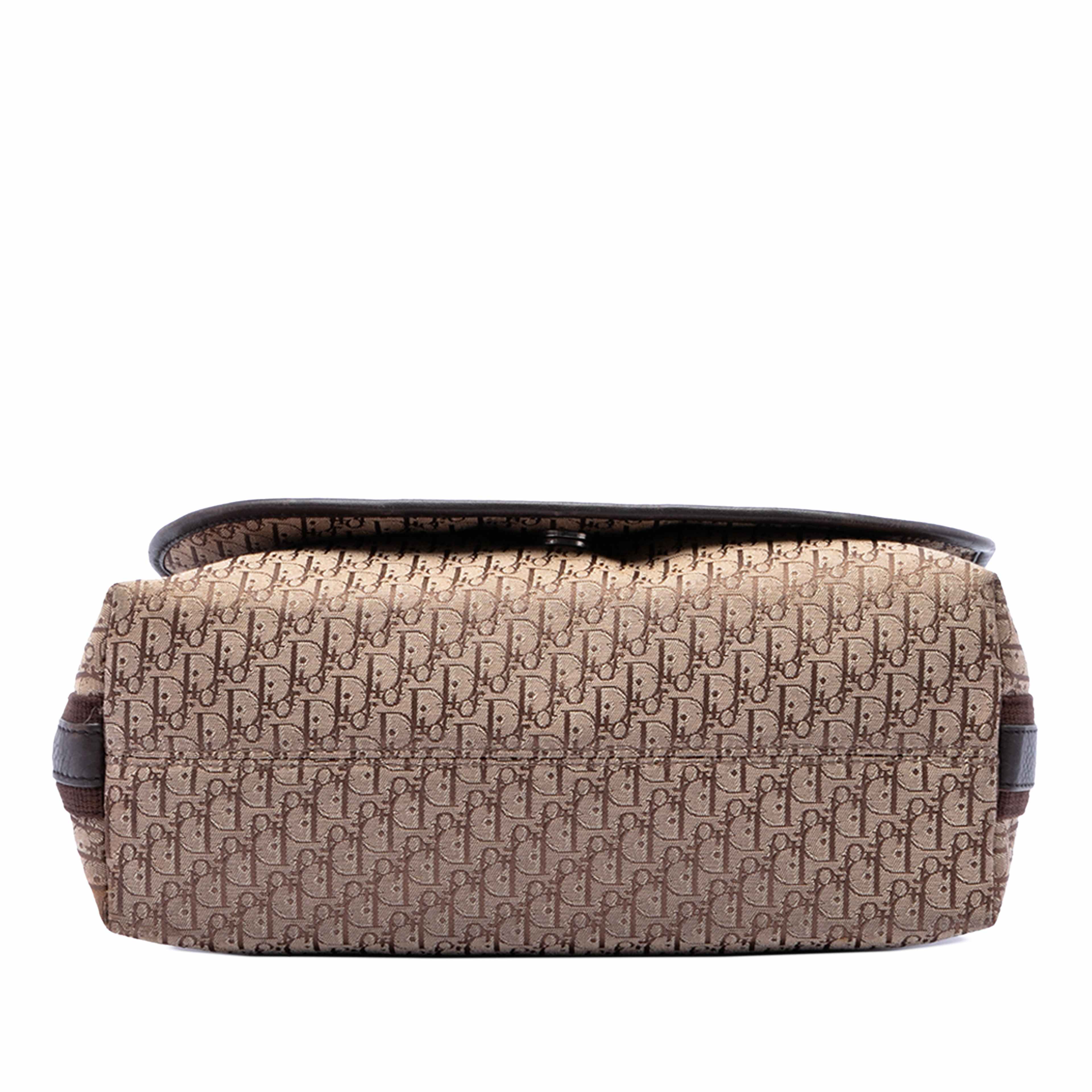 Dior Diorissimo Trotter Canvas Street Chic Crossbody, från Luxclusif, i färgen brown. Klicka för att öppna bilden i stort format