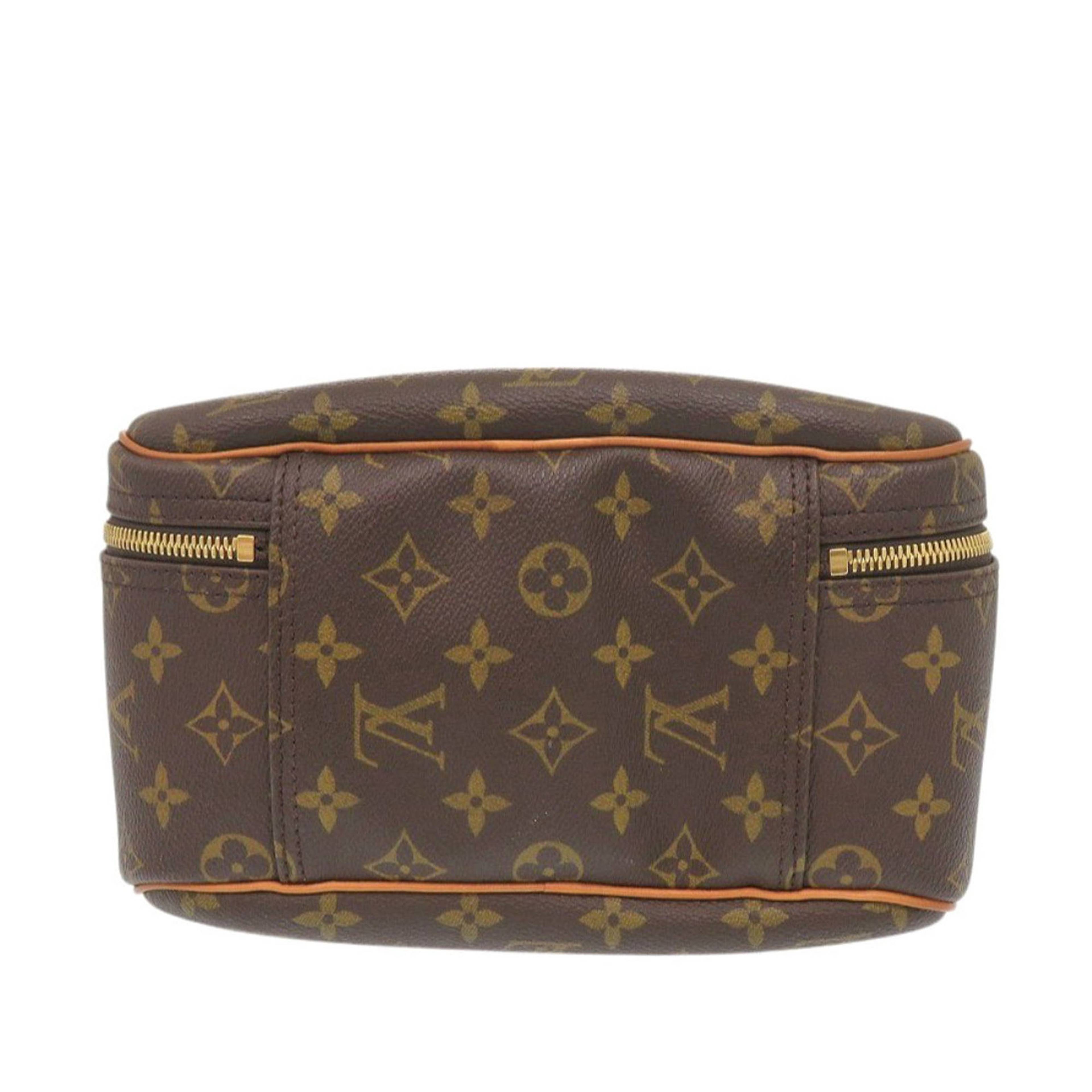 Louis Vuitton Monogram Excursion, från Luxclusif, i färgen brown. Klicka för att öppna bilden i stort format