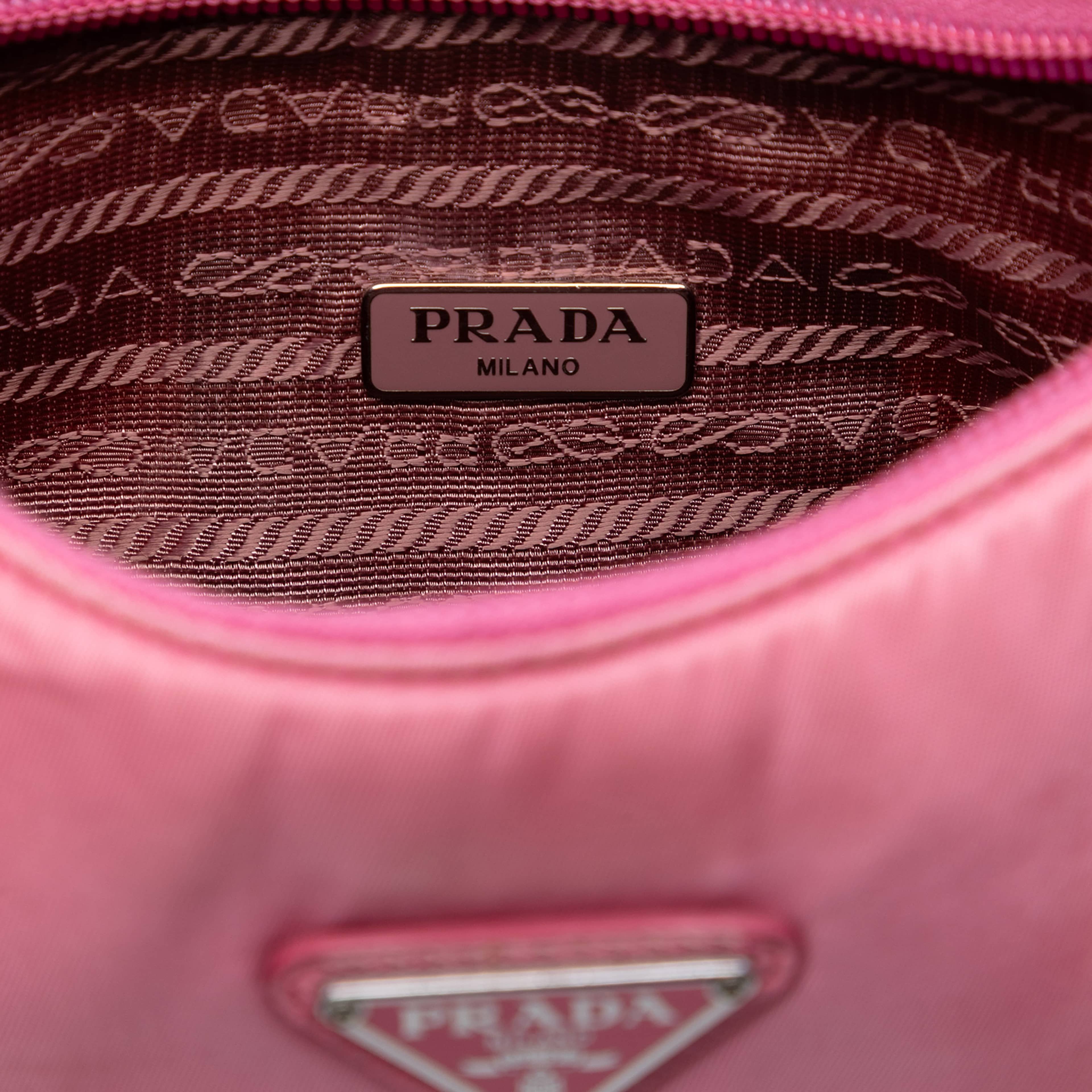 Prada Mini Tessuto Re Edition 2000 Shoulder Bag, från Luxclusif, i färgen pink. Klicka för att öppna bilden i stort format