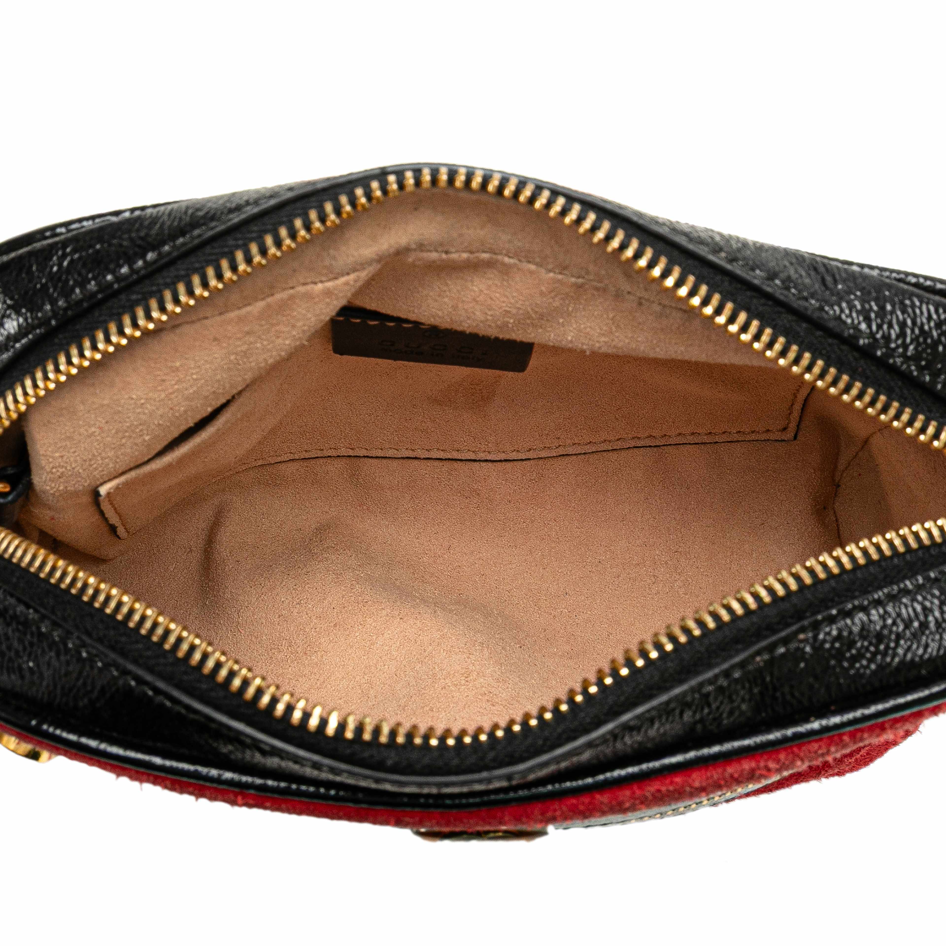 Gucci Mini Suede Ophidia Crossbody, från Luxclusif, i färgen red. Klicka för att öppna bilden i stort format