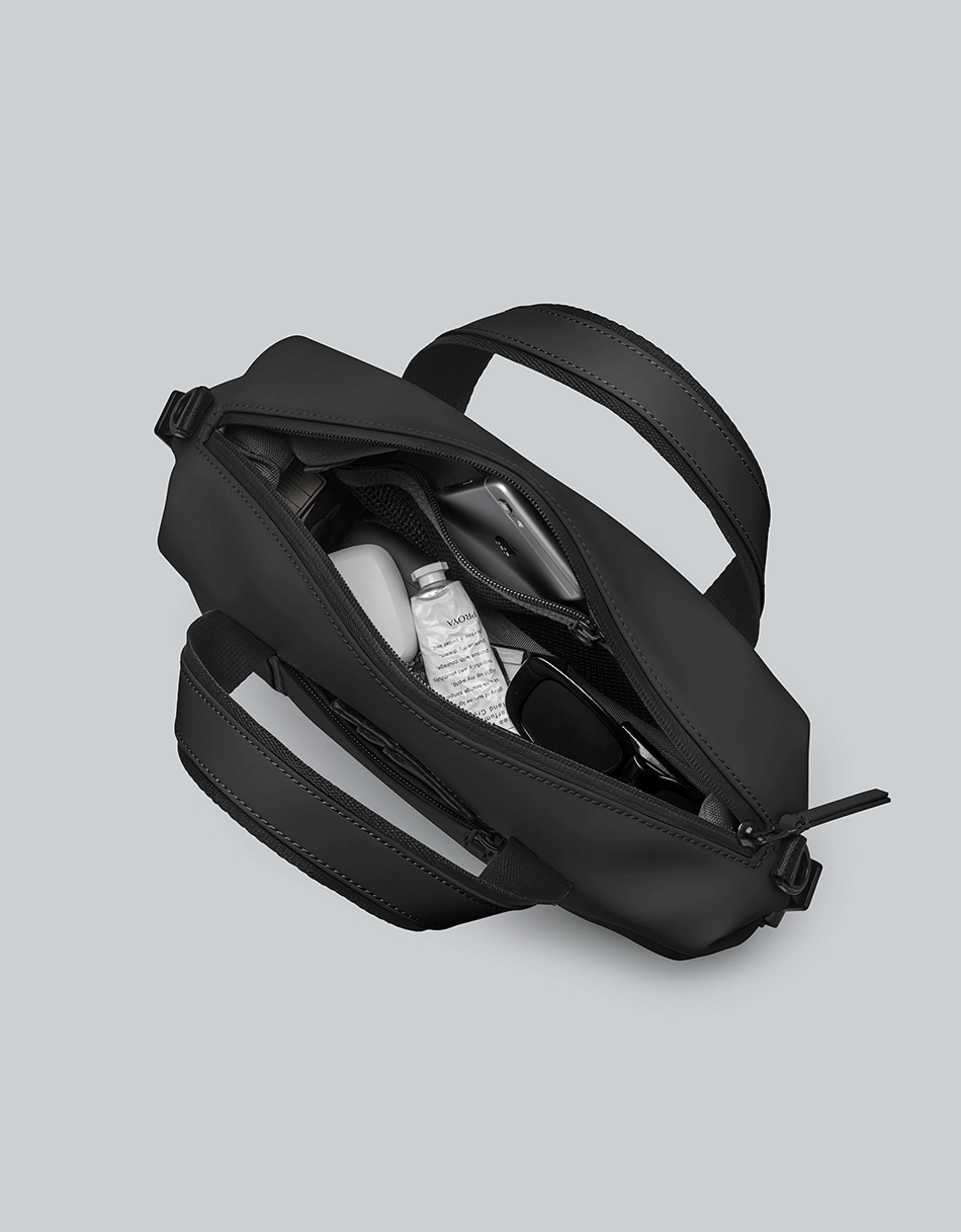 Spläsh Weekender Mini, från Gaston Luga, i färgen black. Klicka för att öppna bilden i stort format