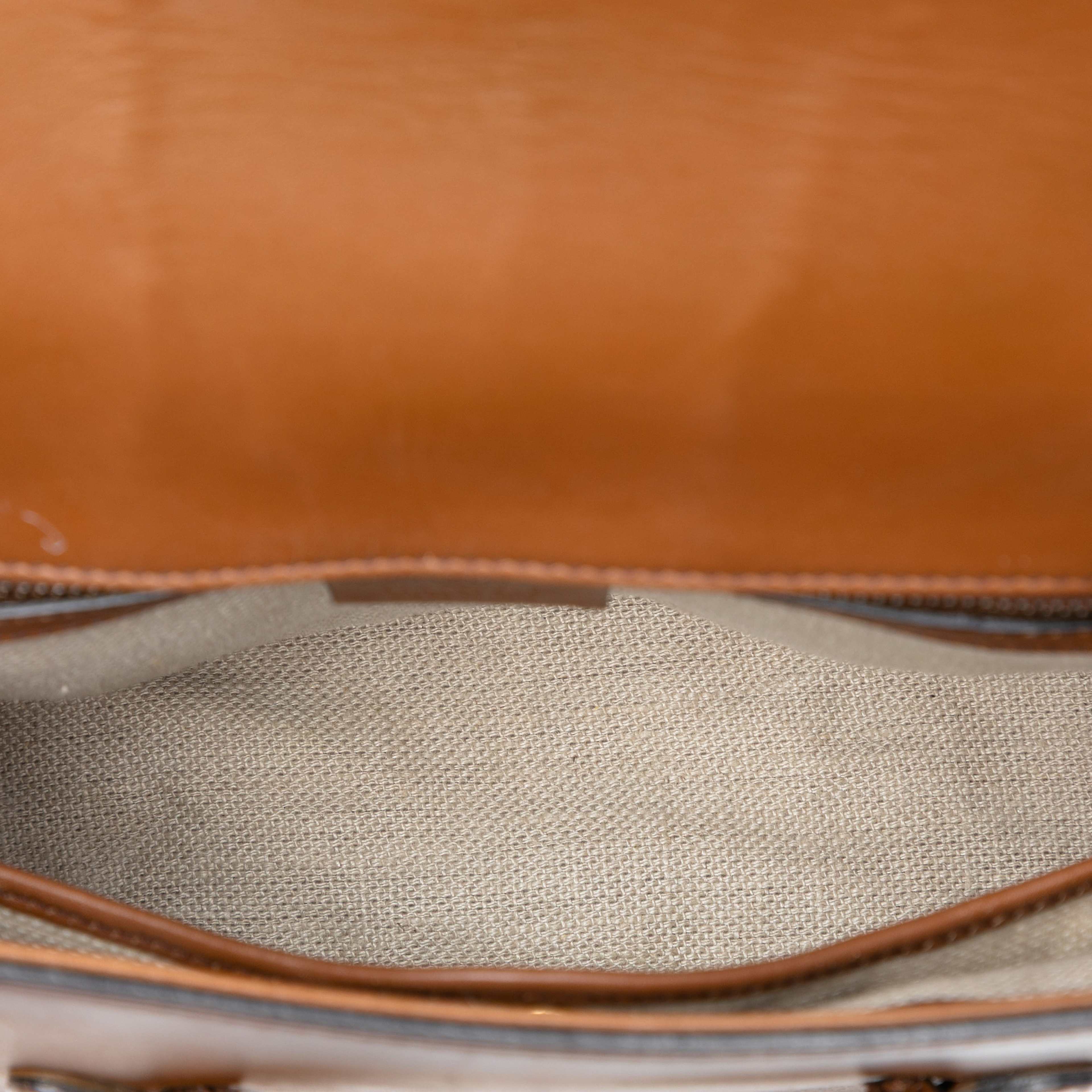 Gucci Medium Leather Lady Web Crossbody, från Luxclusif, i färgen brown. Klicka för att öppna bilden i stort format