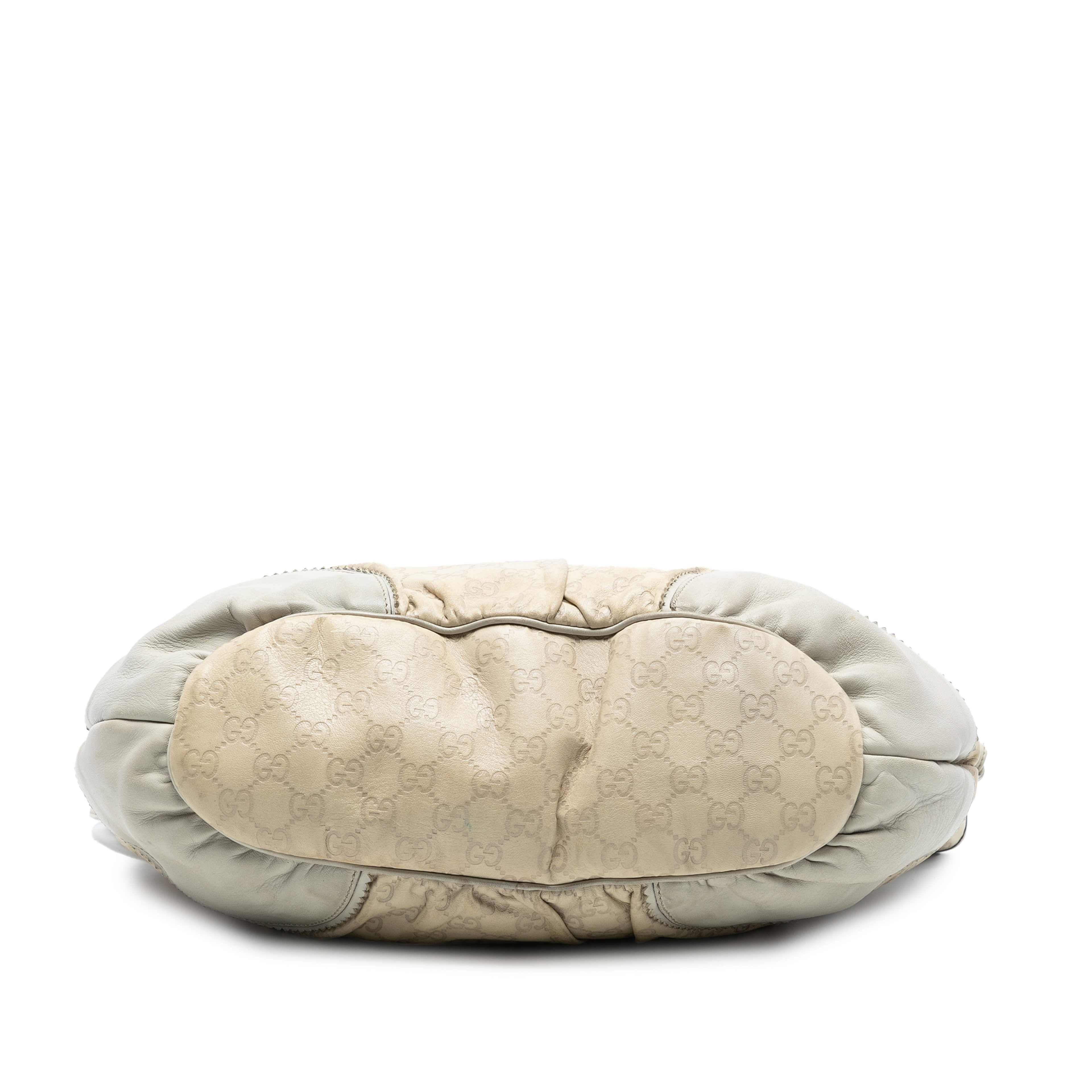 Gucci Large Guccissima Tribeca Tote, från Luxclusif, i färgen beige. Klicka för att öppna bilden i stort format