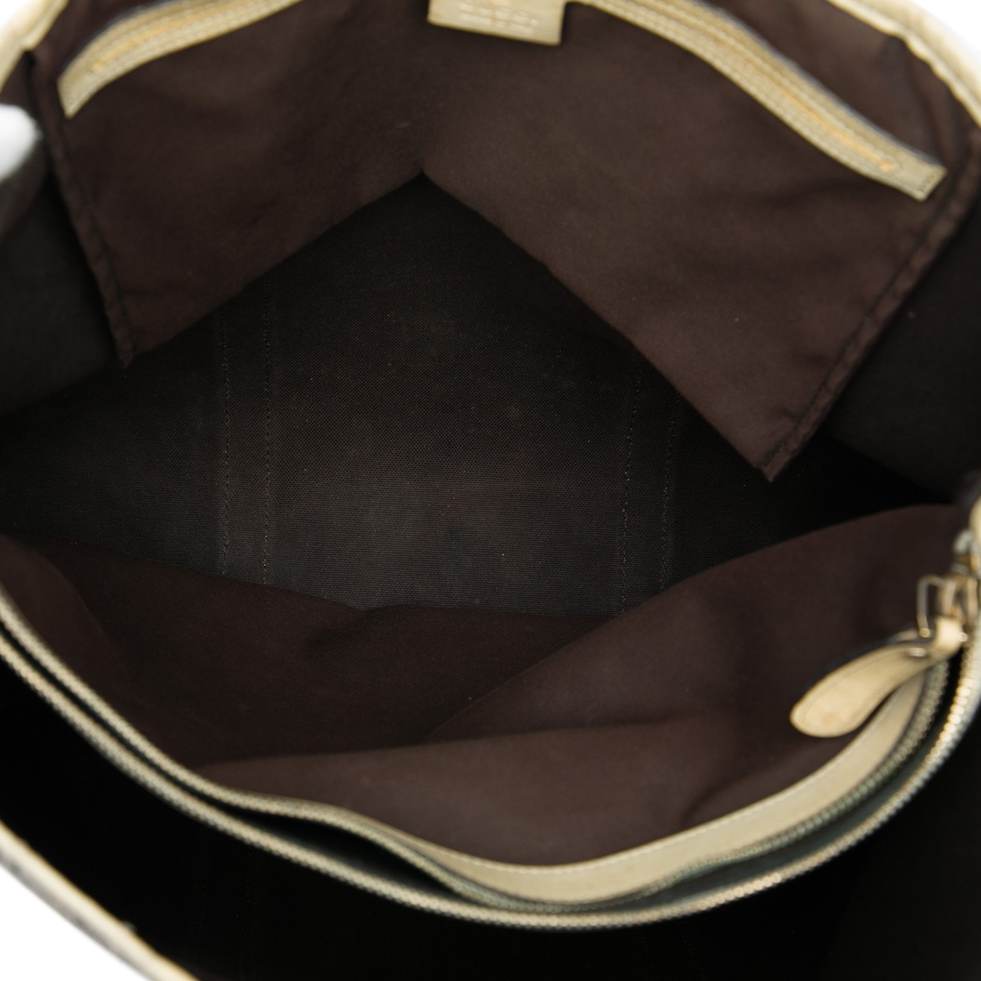 Gucci Gg Supreme Joy Vertical Tote, från Luxclusif, i färgen vit. Klicka för att öppna bilden i stort format