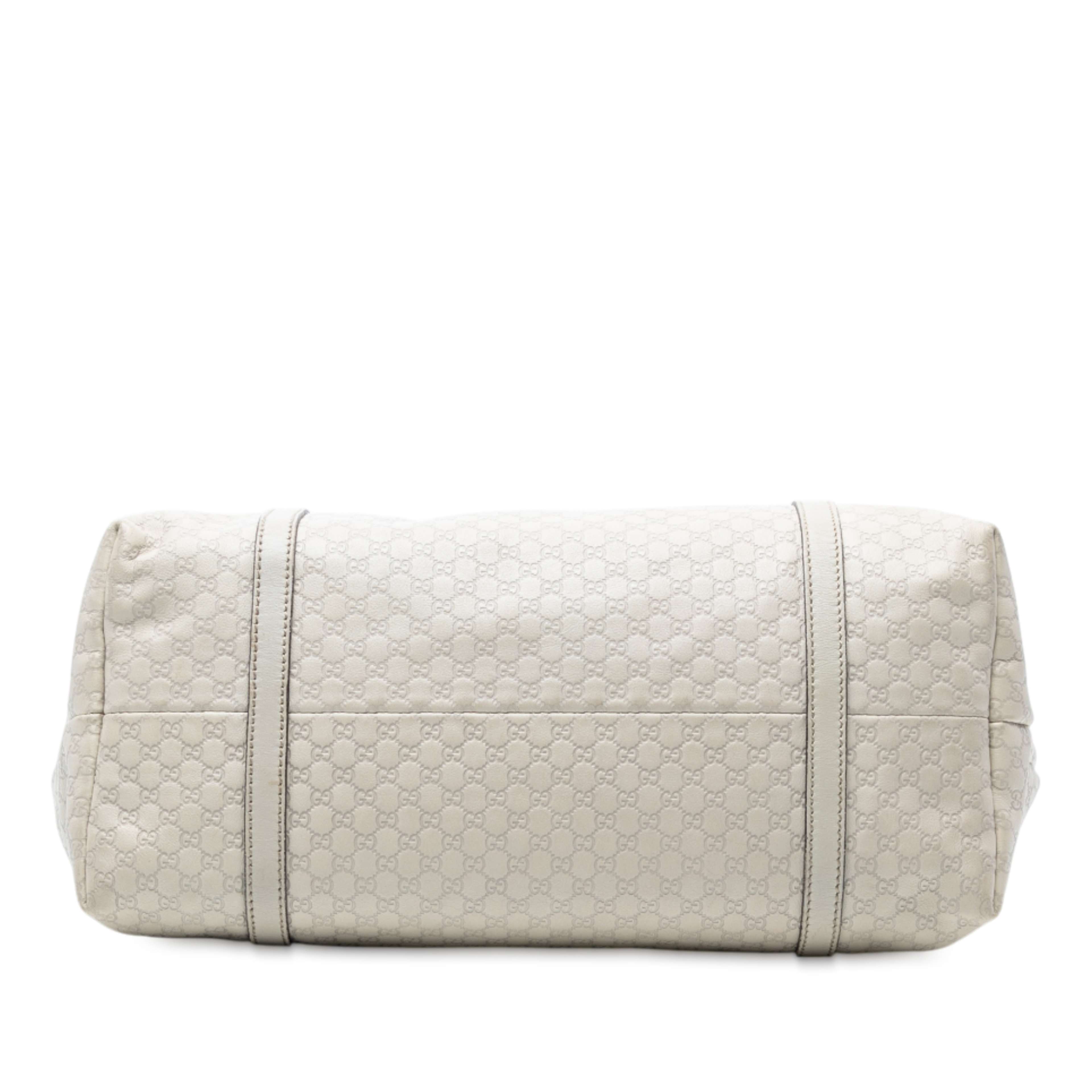 Gucci Microguccissima Nice Tote, från Luxclusif, i färgen white. Klicka för att öppna bilden i stort format