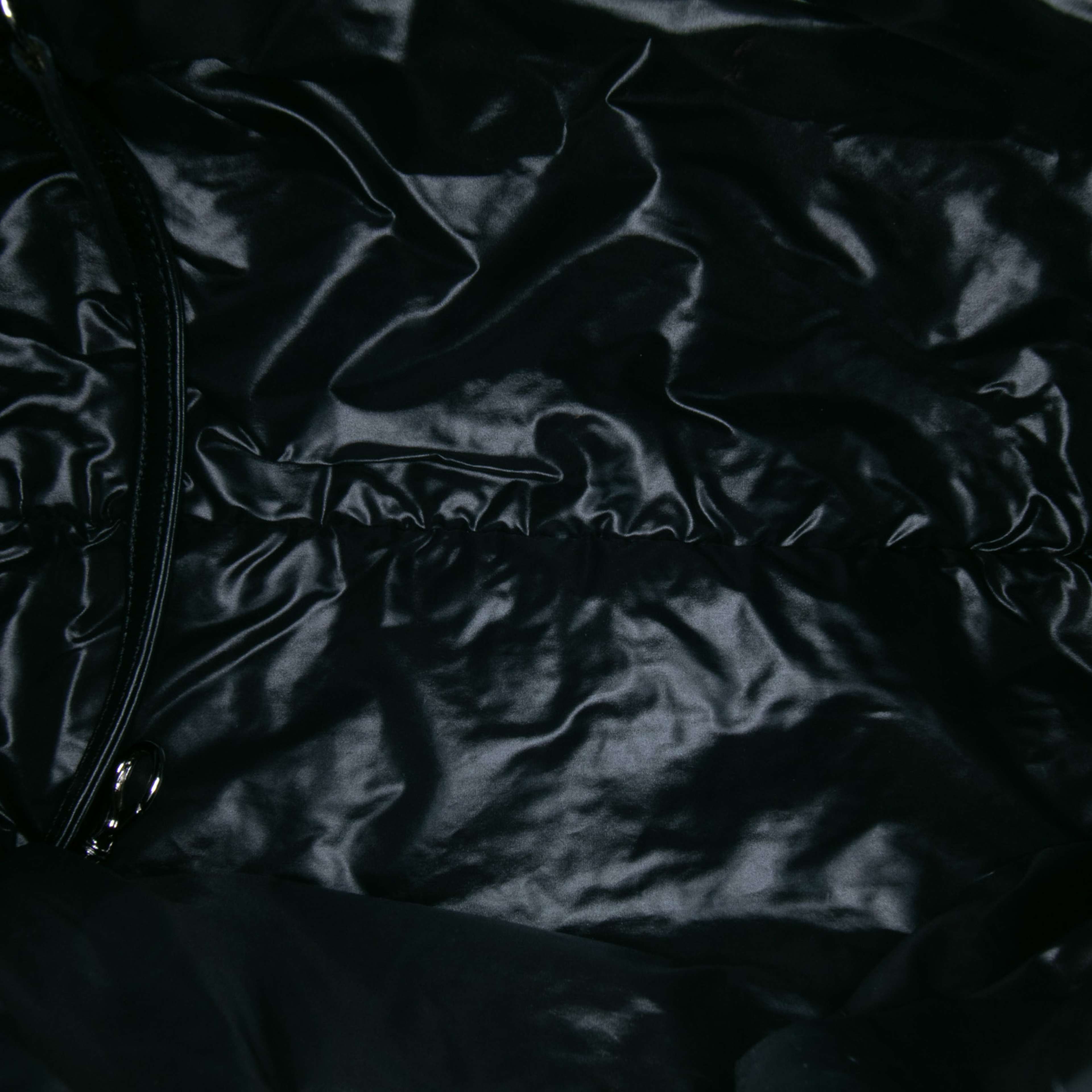 Chanel Small Quilted Nylon Coco Cocoon Tote, från Luxclusif, i färgen blue. Klicka för att öppna bilden i stort format