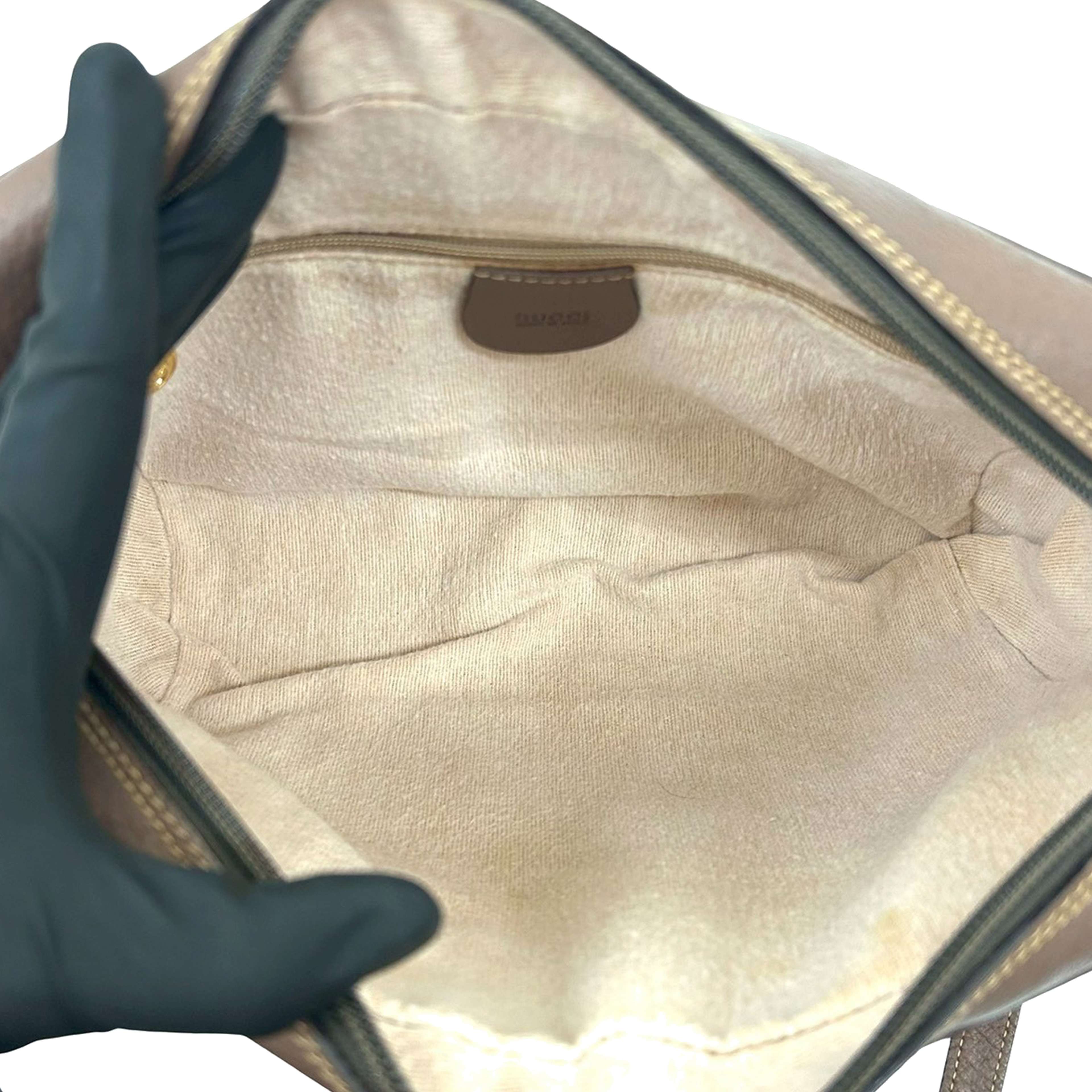 Gucci Gg Supreme Web Crossbody, från Luxclusif, i färgen beige. Klicka för att öppna bilden i stort format