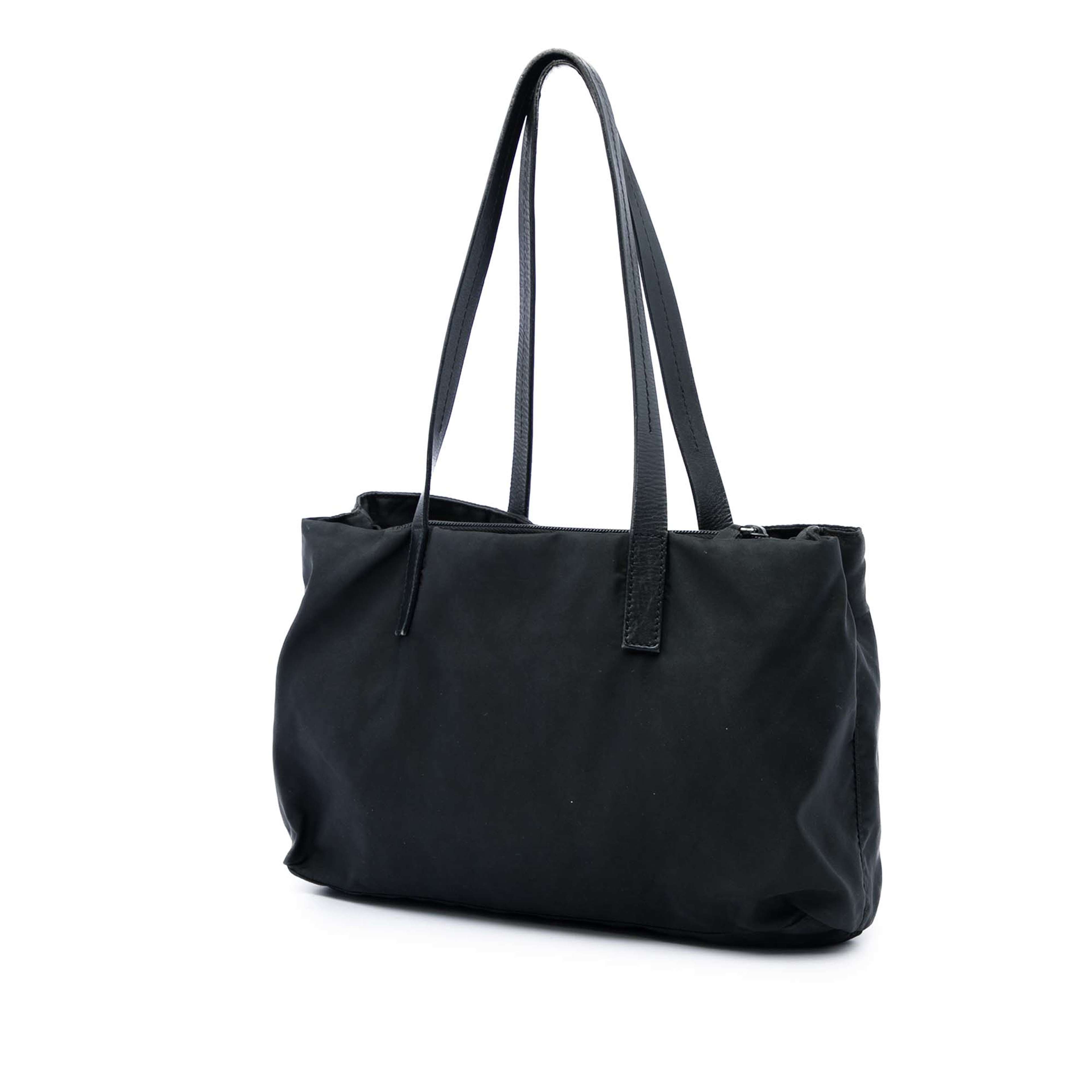 Prada Tessuto Tote, från Luxclusif, i färgen svart. Klicka för att öppna bilden i stort format