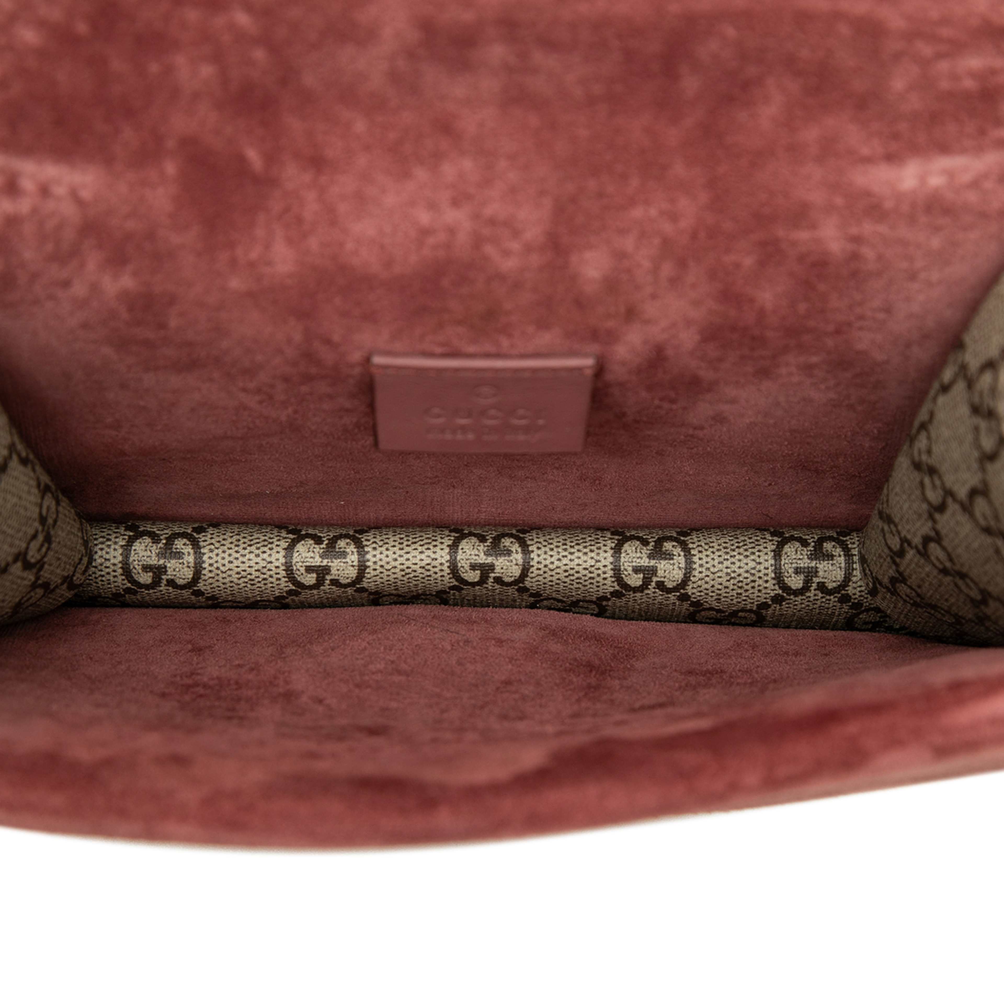 Gucci Small Gg Supreme Blooms Dionysus Crossbody, från Luxclusif, i färgen beige. Klicka för att öppna bilden i stort format