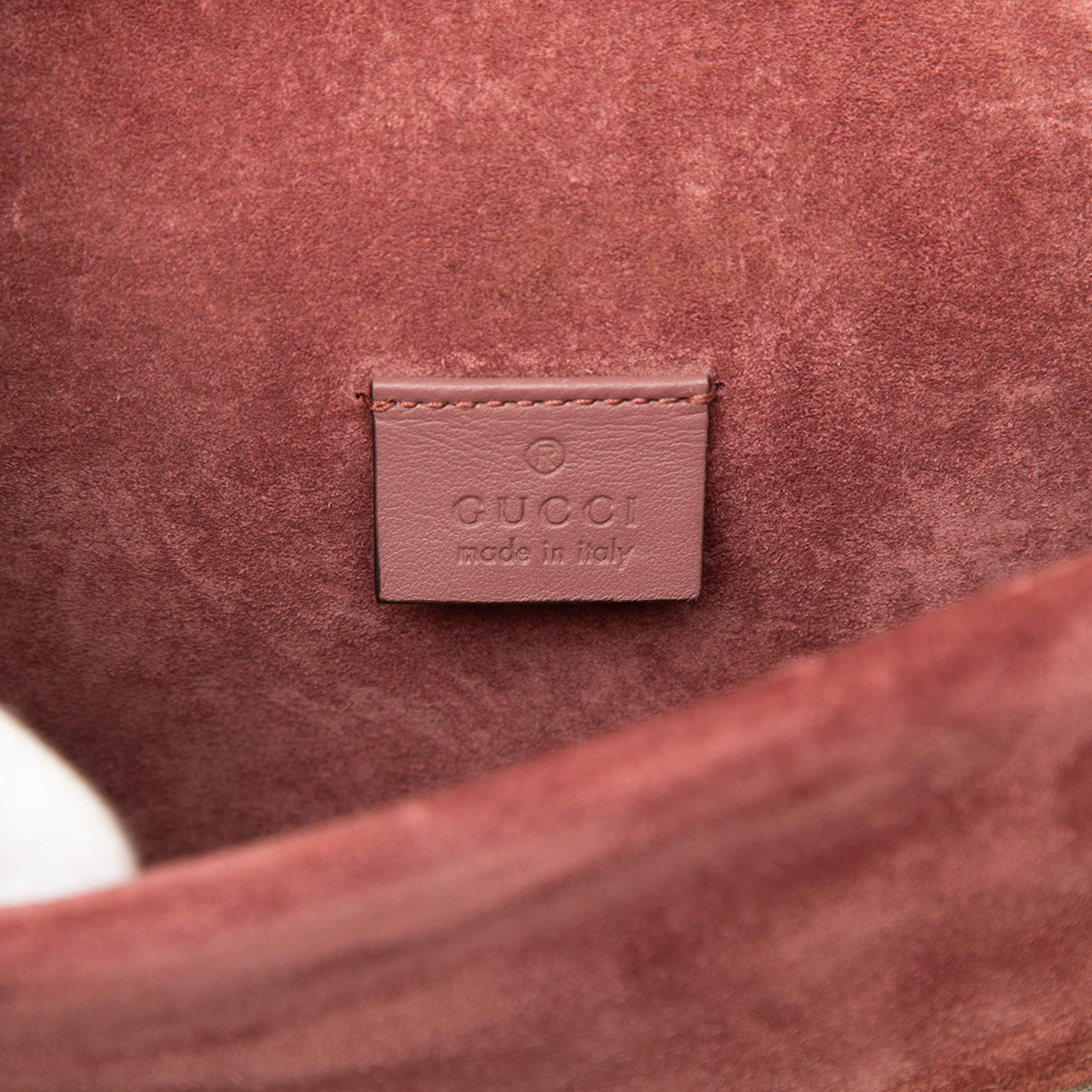 Gucci Small Gg Supreme Blooms Dionysus Crossbody, från Luxclusif, i färgen beige. Klicka för att öppna bilden i stort format