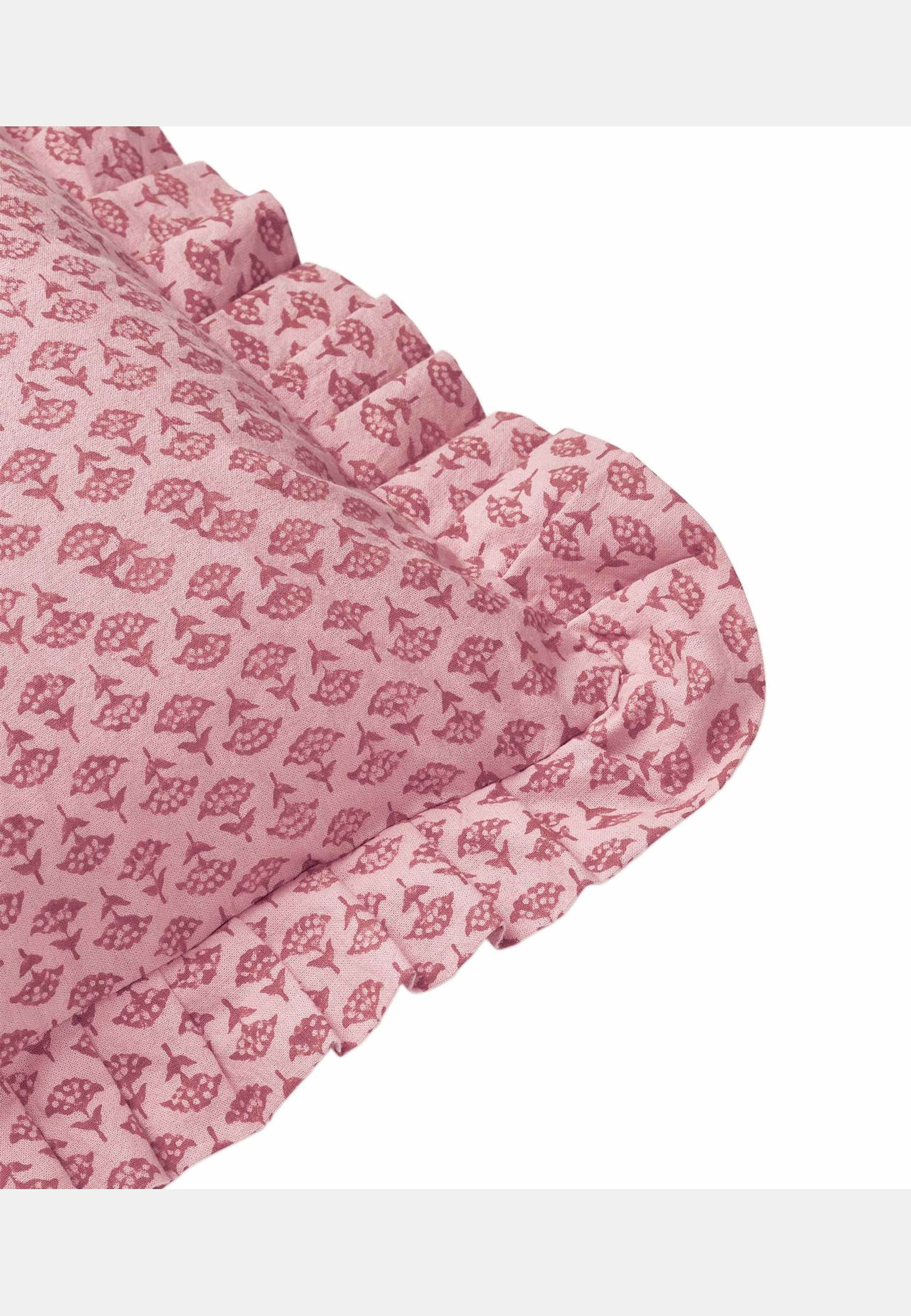 Petal Kuddfodral - 40x60 Cm, från Pick A Poppy, i färgen dark pink. Klicka för att öppna bilden i stort format