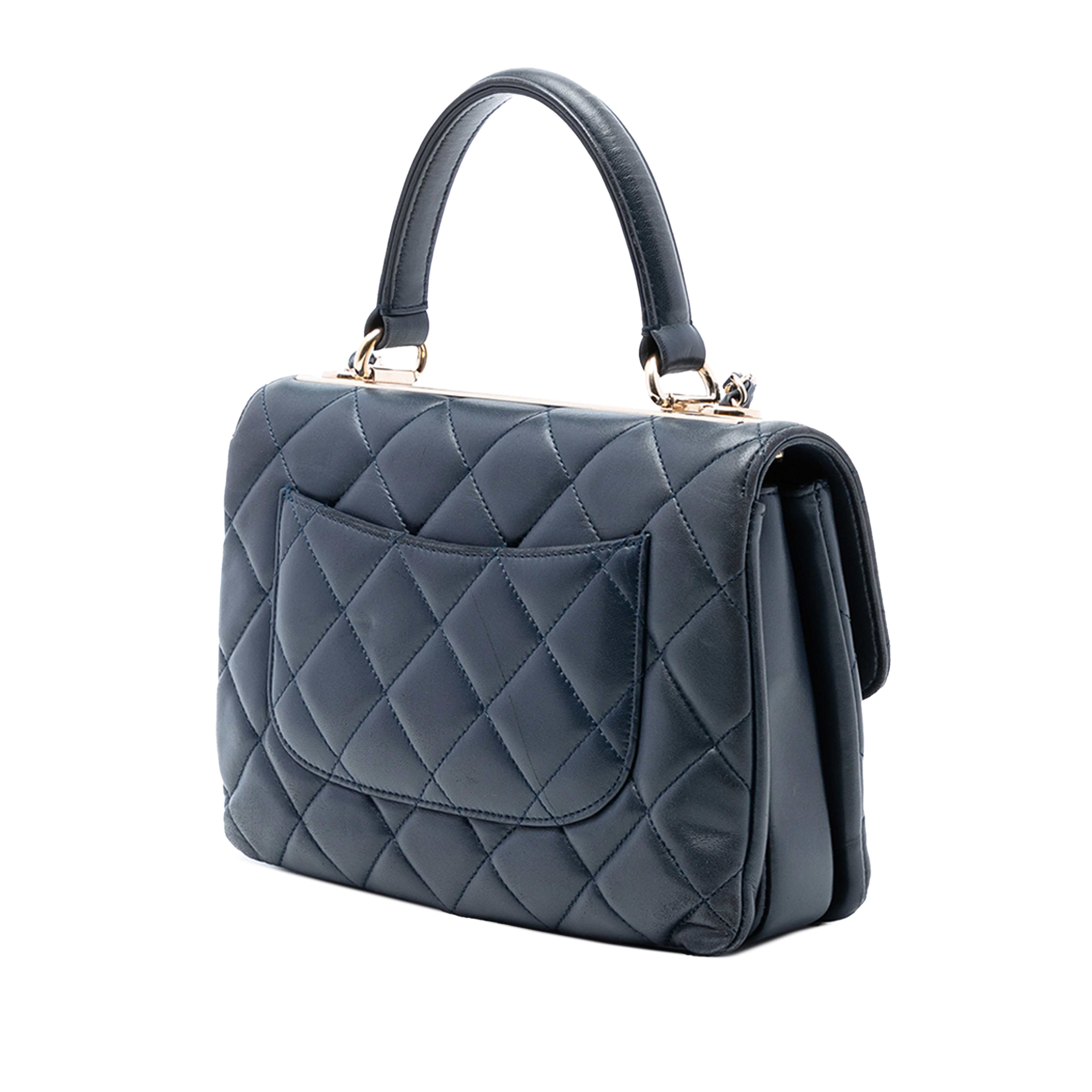 Chanel Small Quilted Lambskin Trendy Cc Top Handle Flap, från Luxclusif, i färgen navy. Klicka för att öppna bilden i stort format