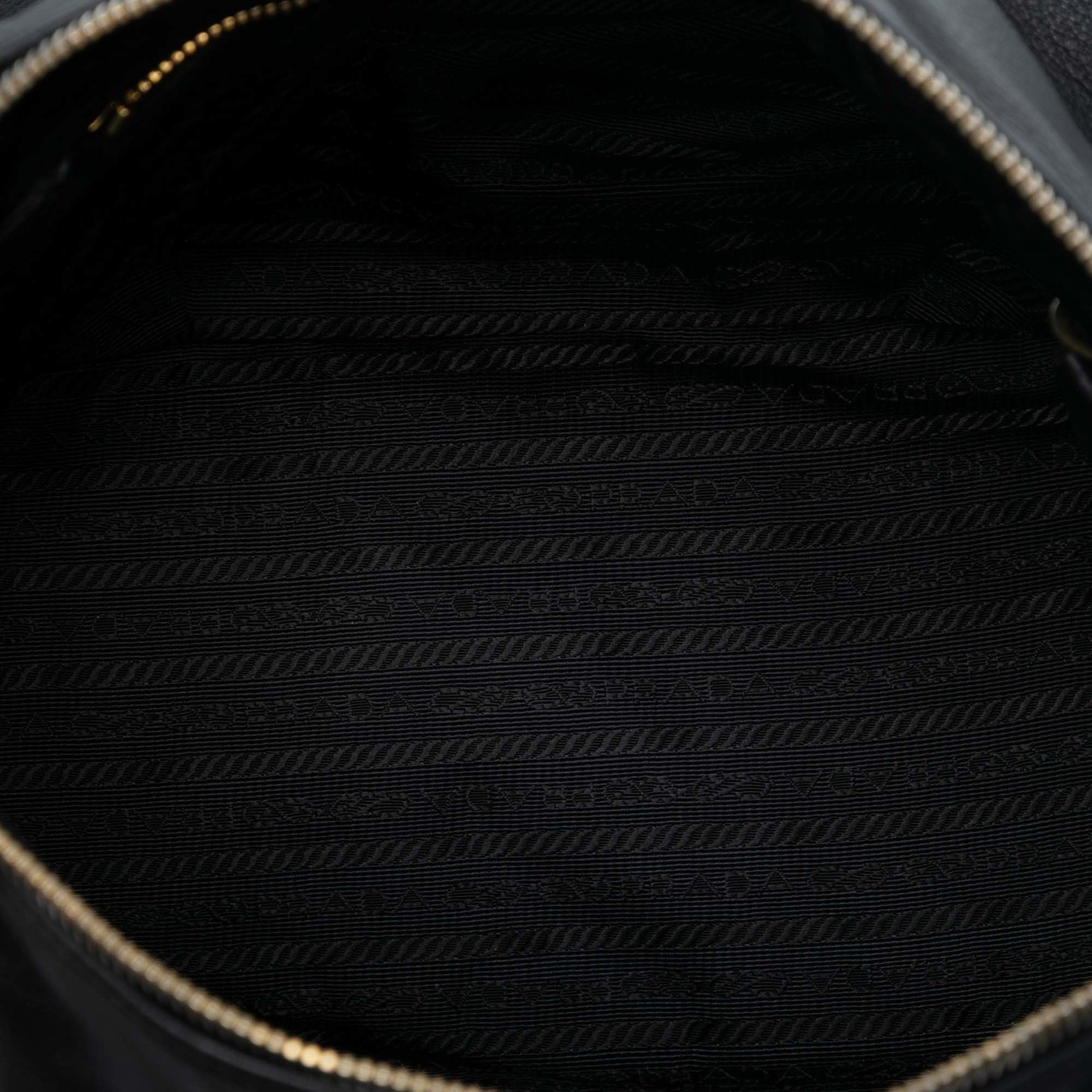 Prada Soft Calfskin Satchel, från Luxclusif, i färgen black. Klicka för att öppna bilden i stort format