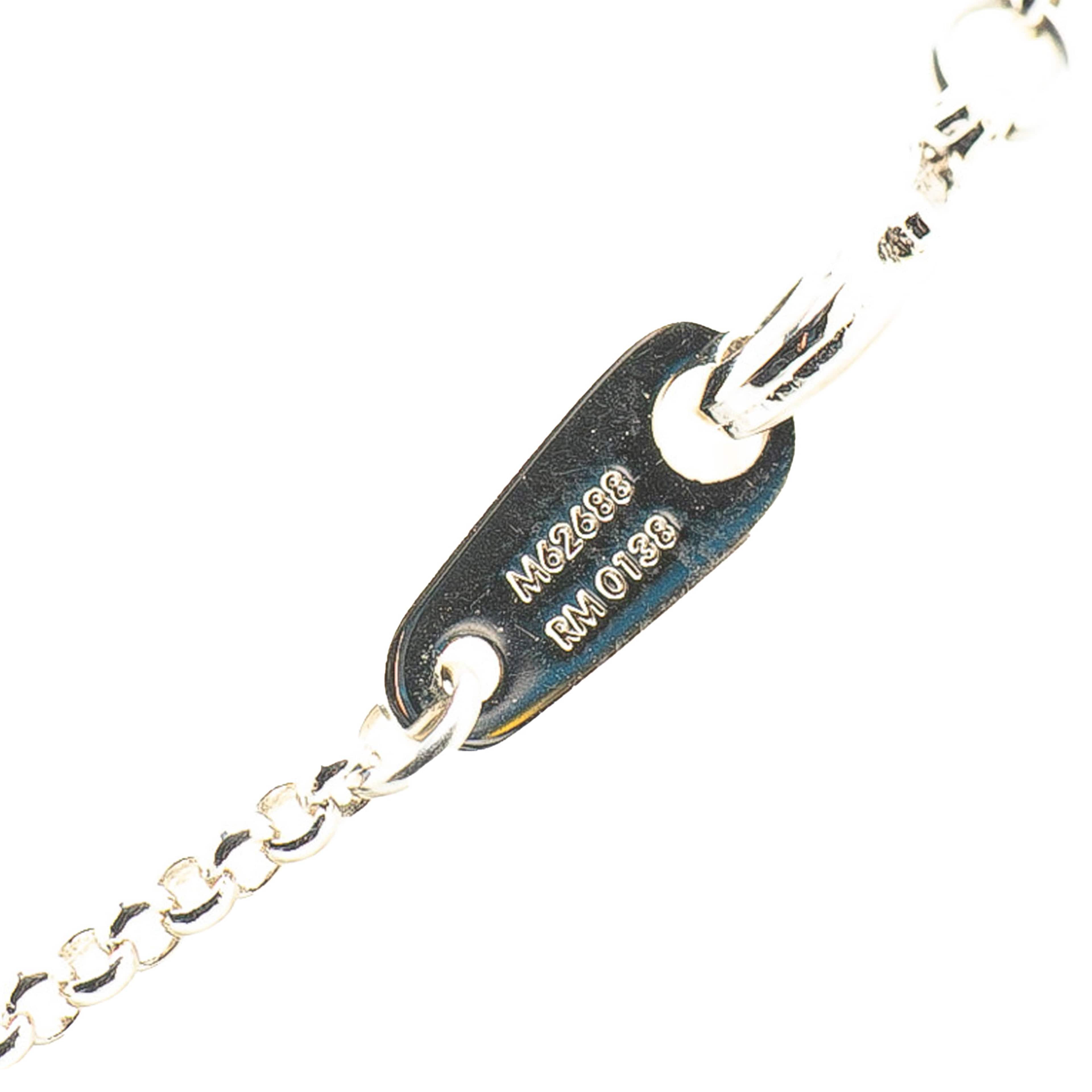 Louis Vuitton Silver Plated Enamel Game On Dice Pendant Necklace, från Luxclusif, i färgen silver.