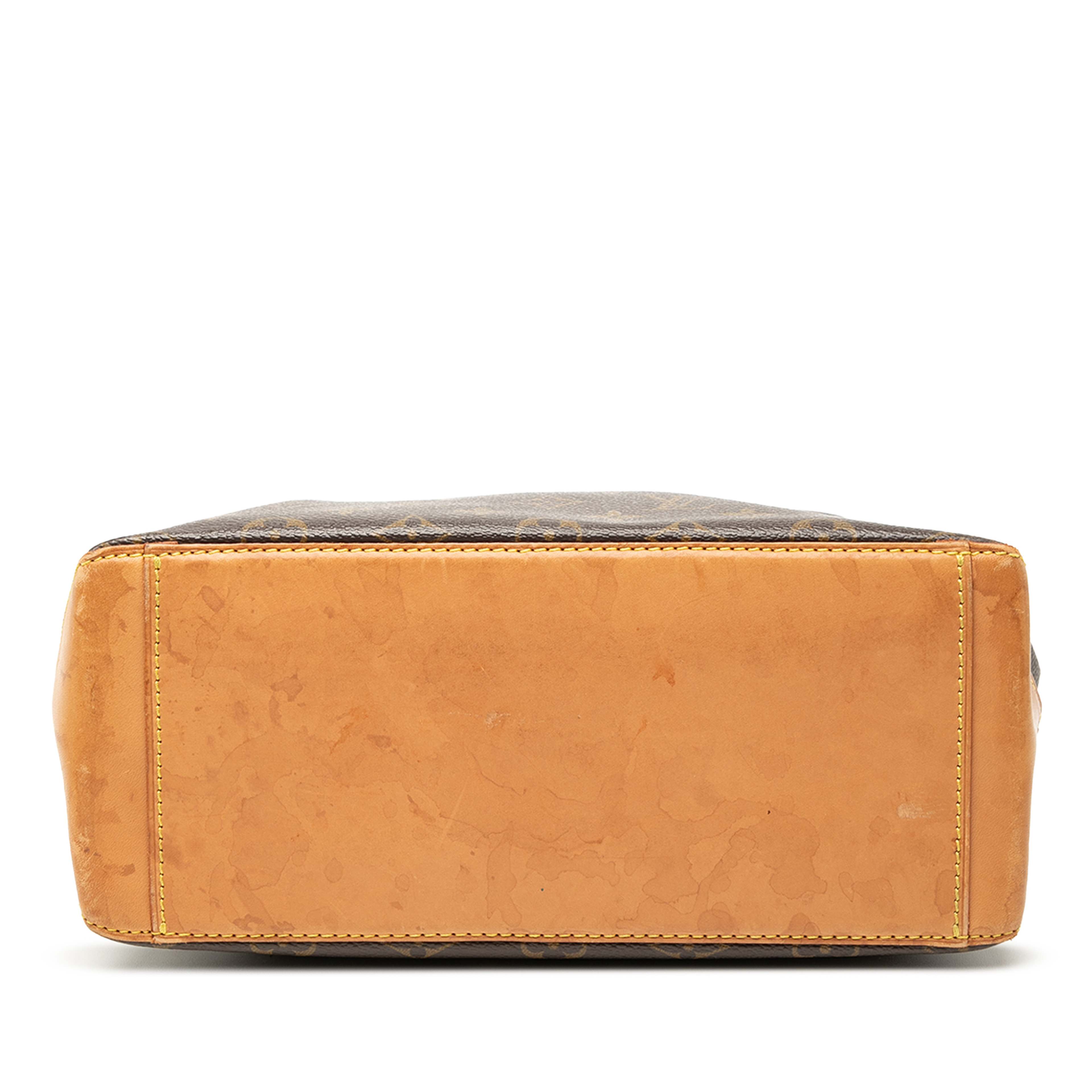 Louis Vuitton Monogram Cabas Piano, från Luxclusif, i färgen brown. Klicka för att öppna bilden i stort format