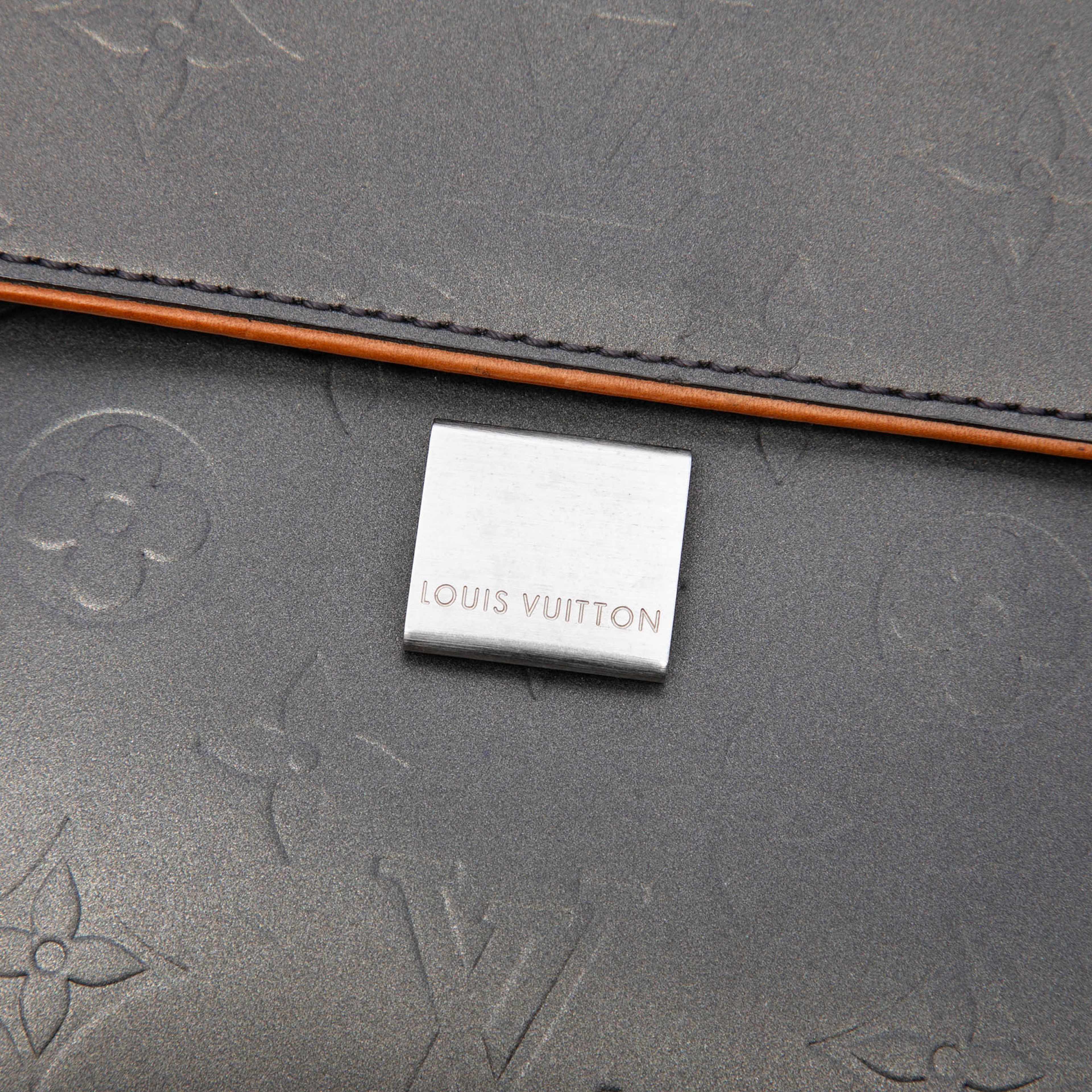 Louis Vuitton Monogram Mat Webster Street, från Luxclusif, i färgen dark gray. Klicka för att öppna bilden i stort format
