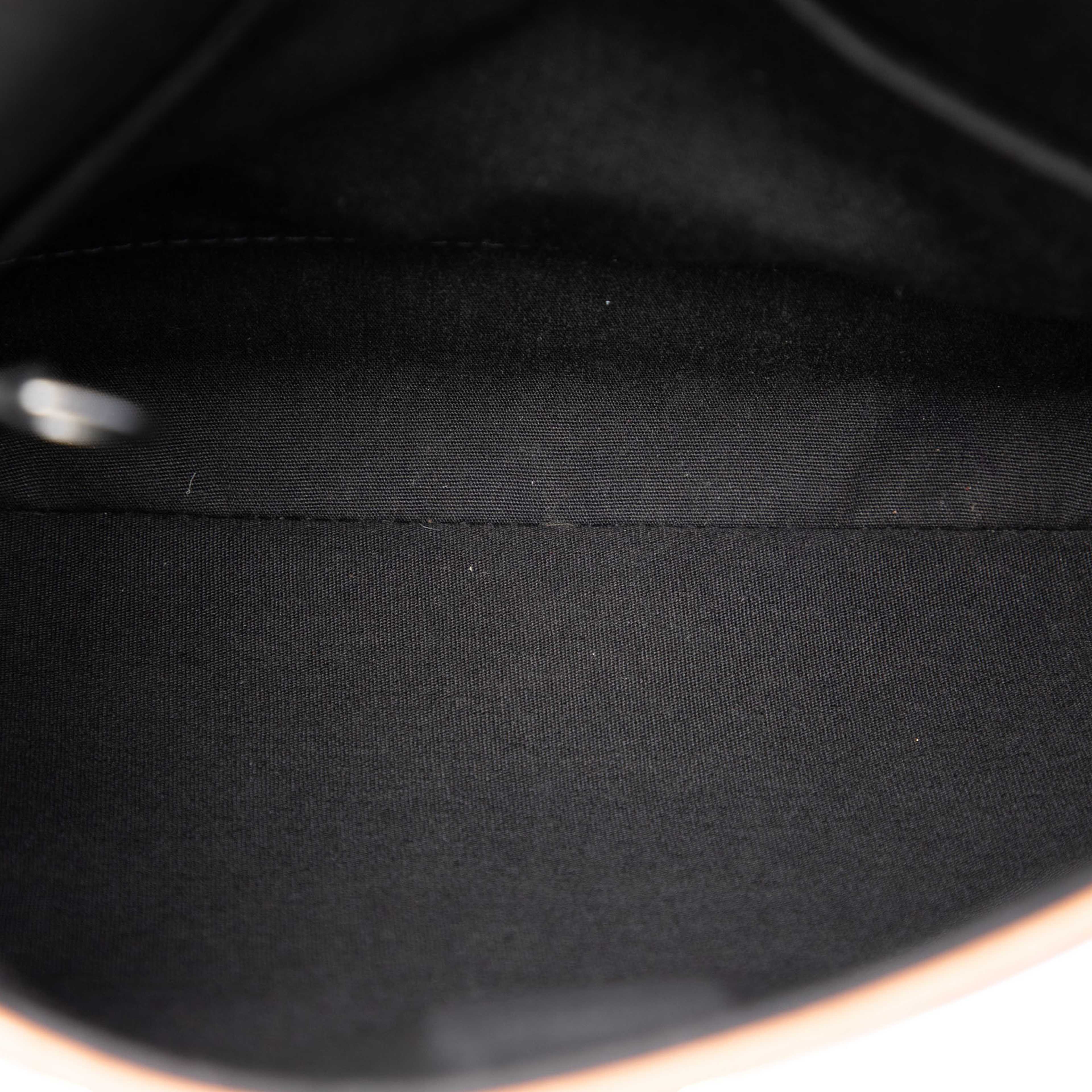 Louis Vuitton Monogram Mat Webster Street, från Luxclusif, i färgen dark gray. Klicka för att öppna bilden i stort format