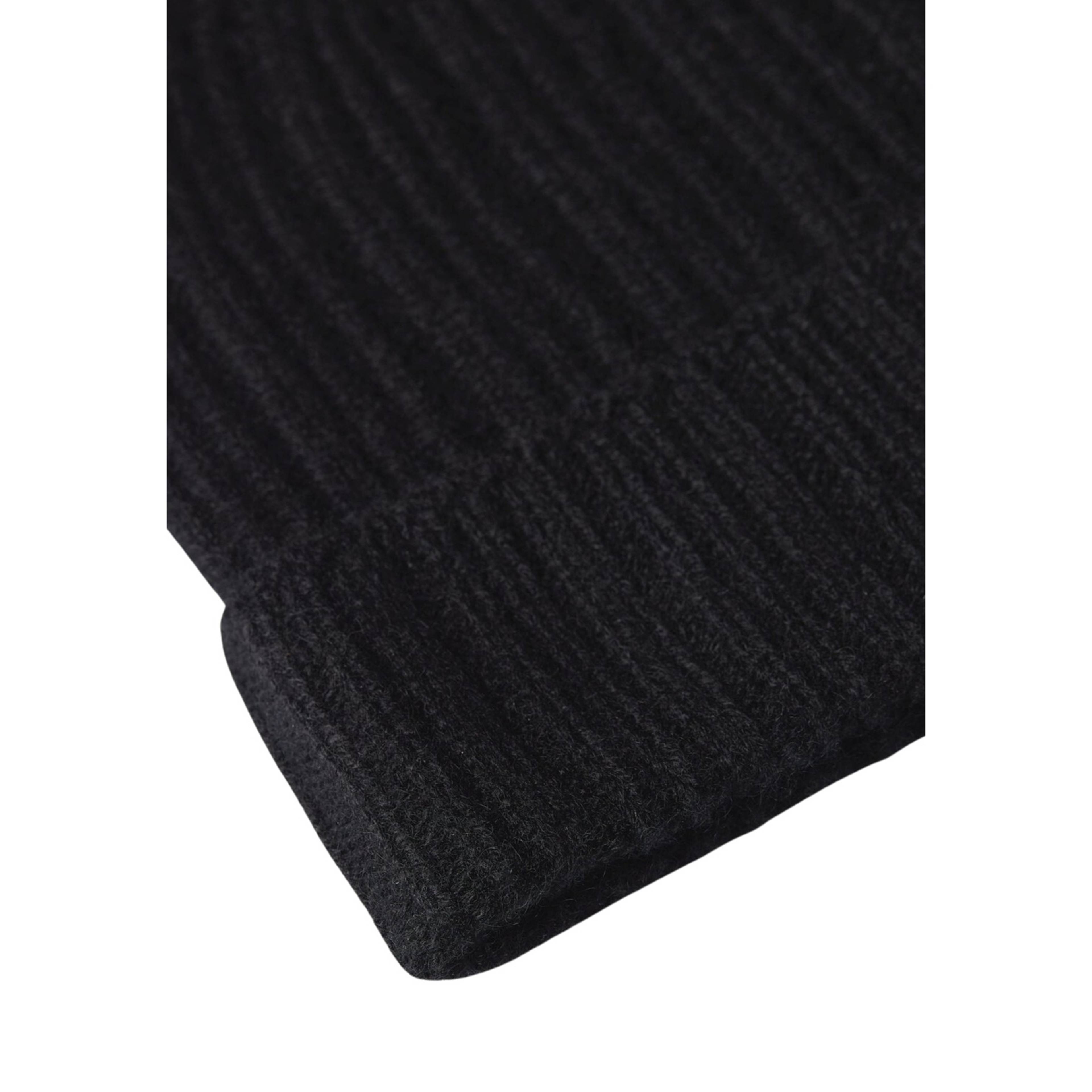 Cashmere Beanie, från John Henric, i färgen black. Klicka för att öppna bilden i stort format