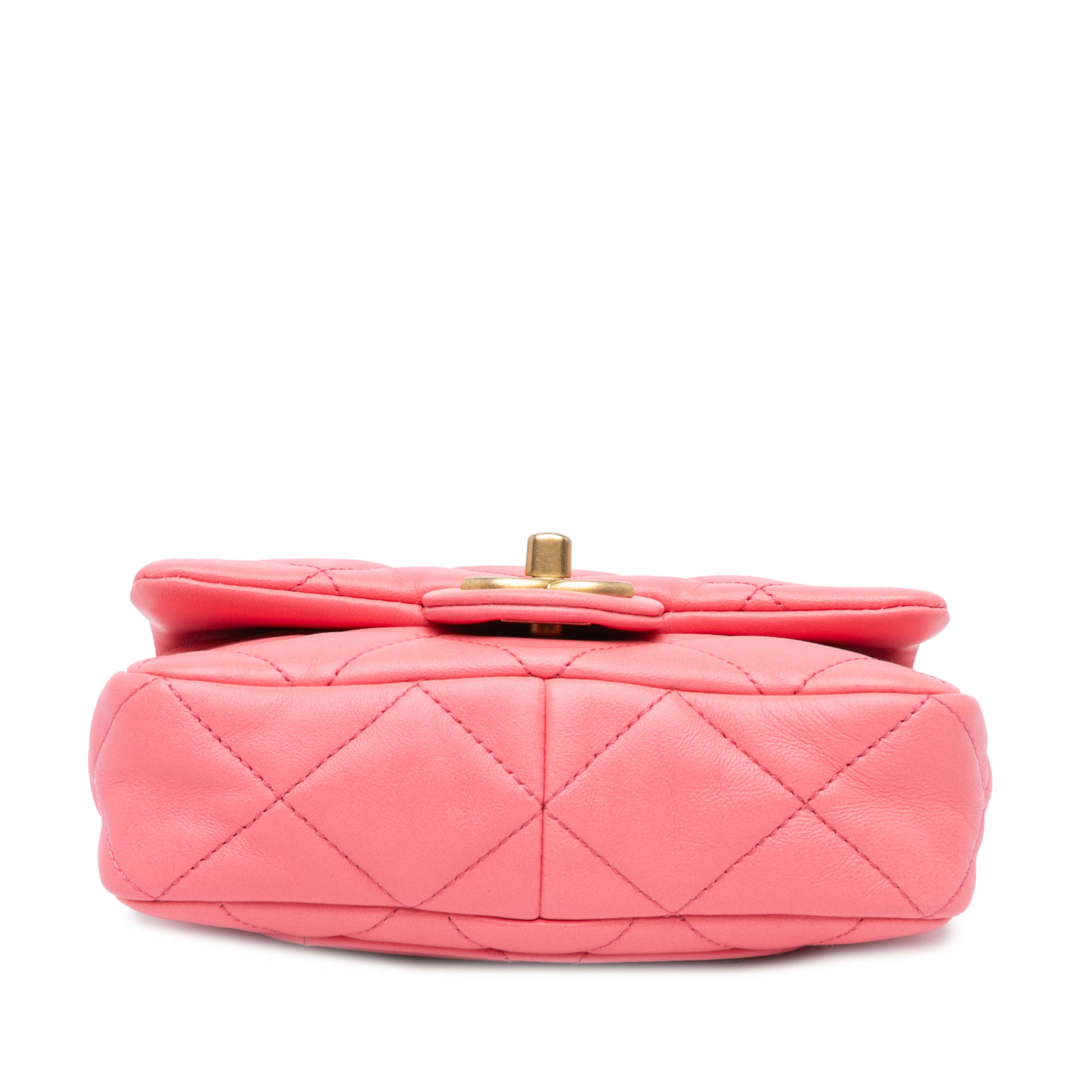 Chanel Mini Quilted Lambskin Funky Town Flap, från Luxclusif, i färgen pink. Klicka för att öppna bilden i stort format