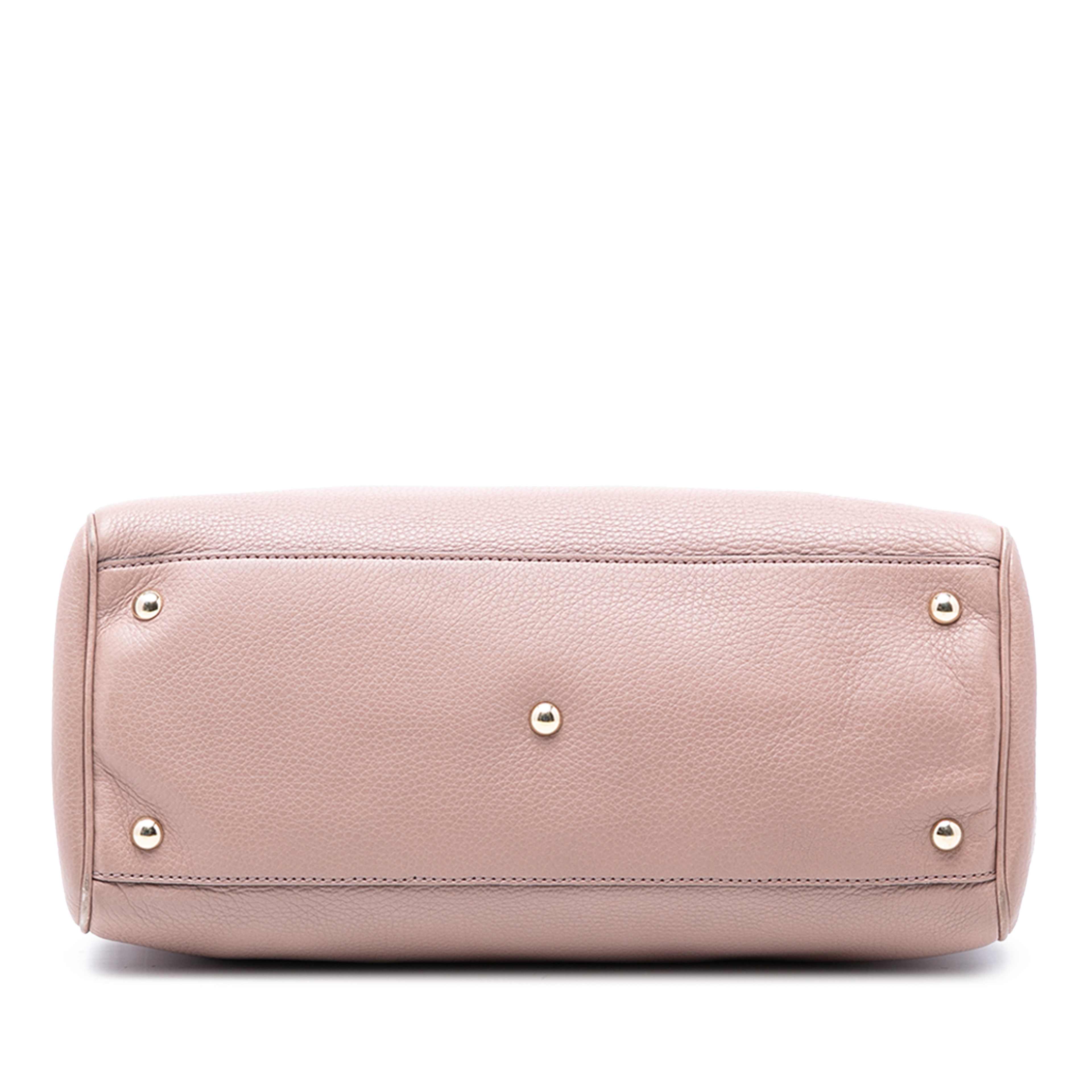 Gucci Medium Calfskin Bamboo Shopper Satchel, från Luxclusif, i färgen light pink. Klicka för att öppna bilden i stort format