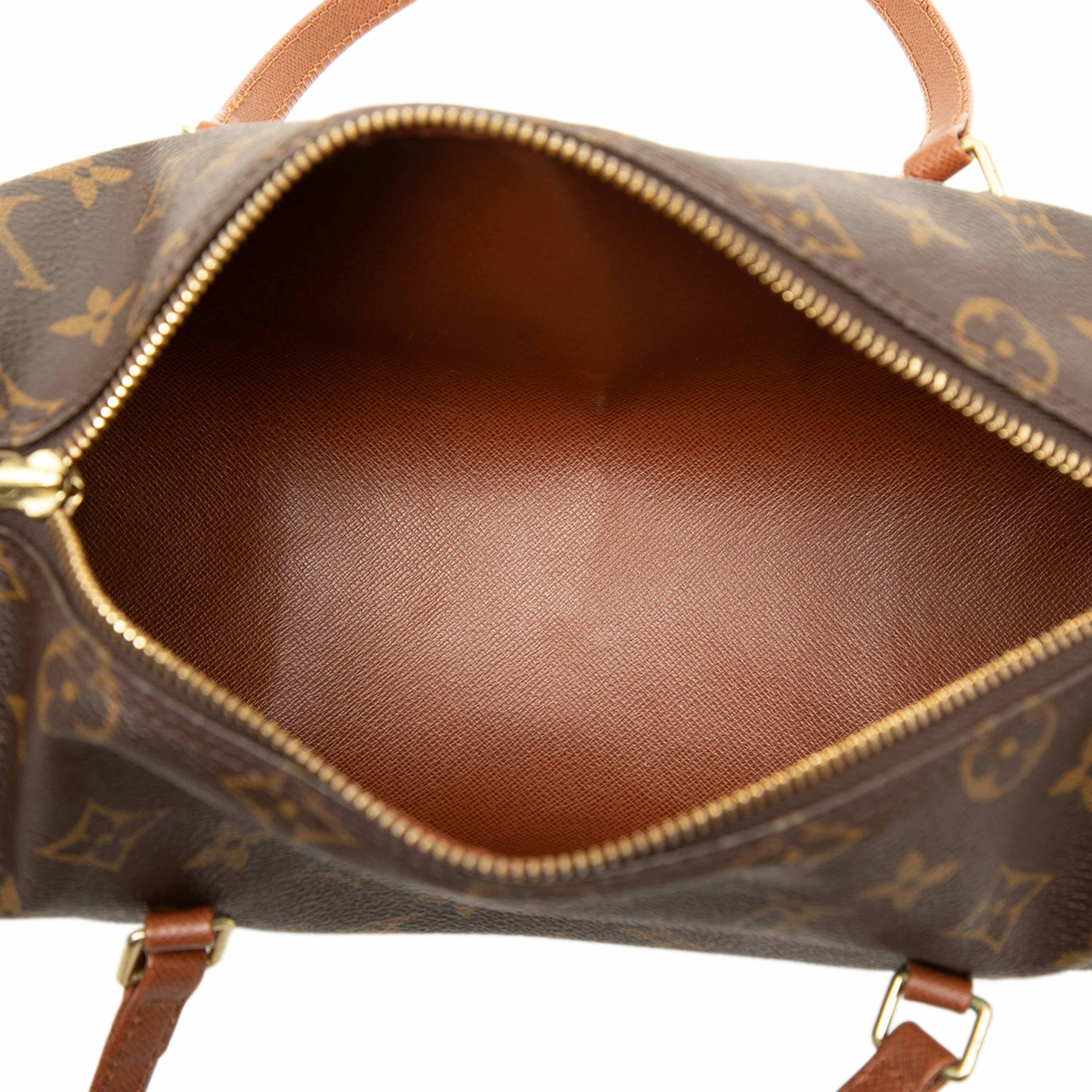 Louis Vuitton Monogram Papillon 26, från Luxclusif, i färgen brun. Klicka för att öppna bilden i stort format