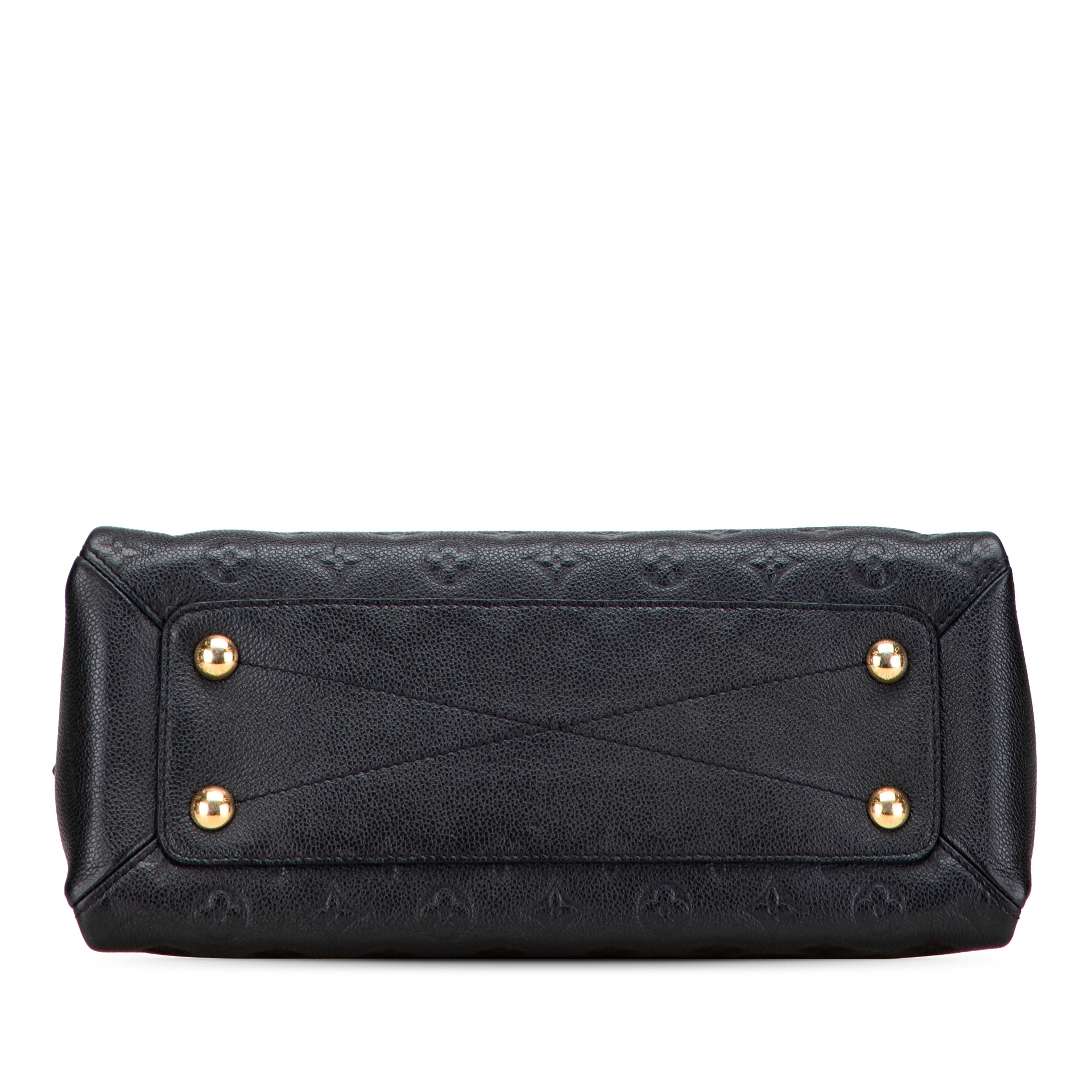 Louis Vuitton Monogram Empreinte Vosges Mm, från Luxclusif, i färgen black. Klicka för att öppna bilden i stort format