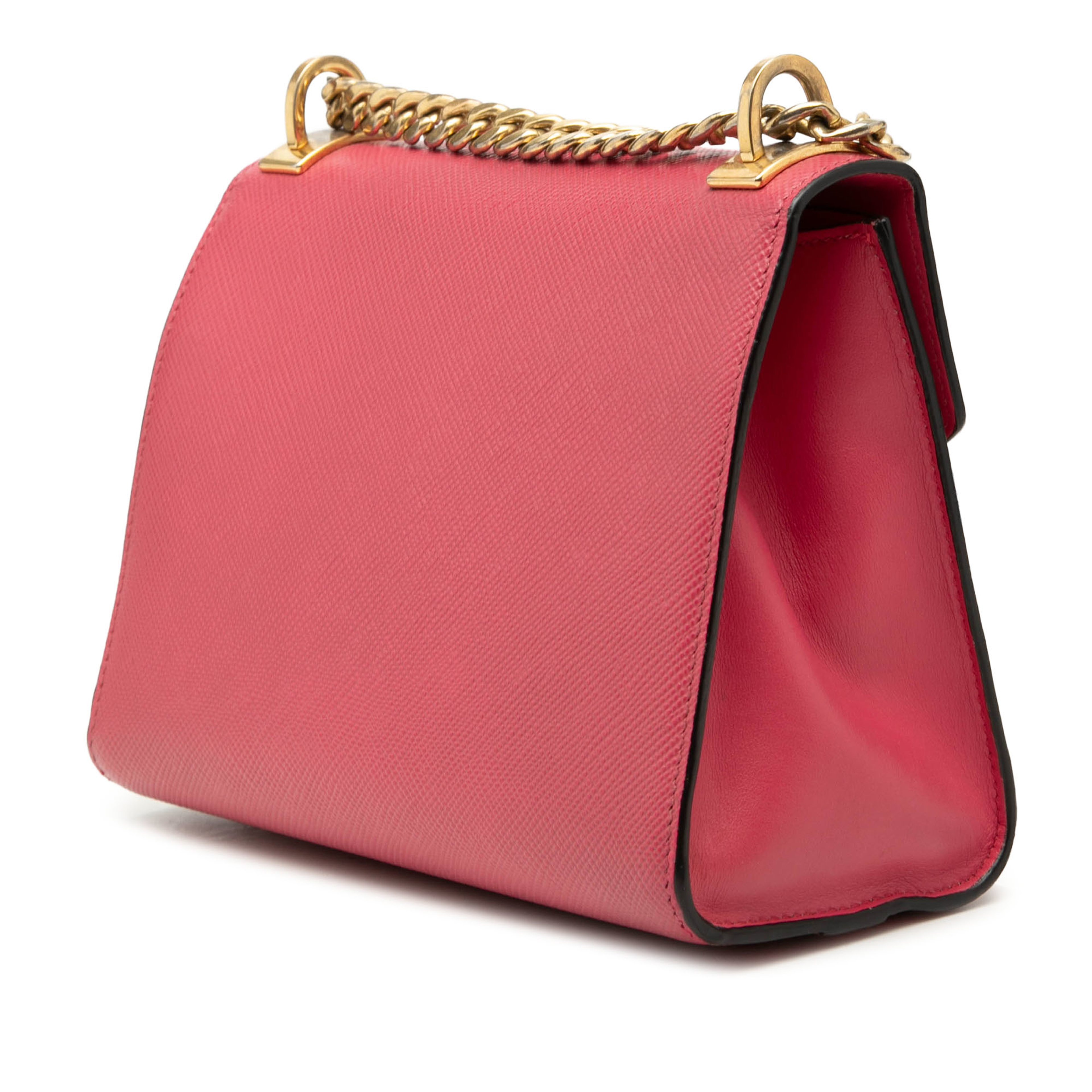 Prada Saffiano Cuir Monochrome Envelope Crossbody, från Luxclusif, i färgen rosa. Klicka för att öppna bilden i stort format