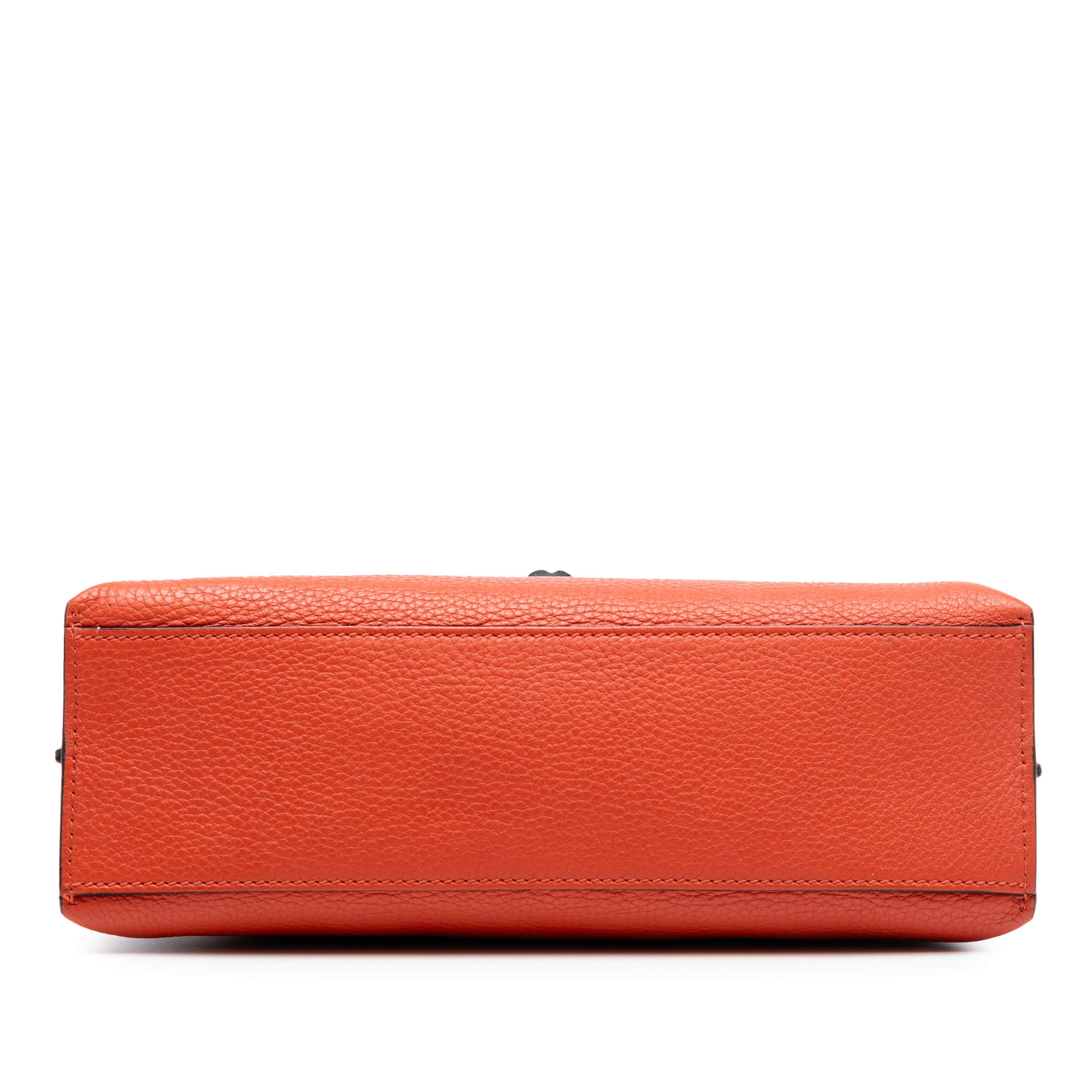 Gucci Small Calfskin Bamboo Daily Satchel, från Luxclusif, i färgen orange. Klicka för att öppna bilden i stort format