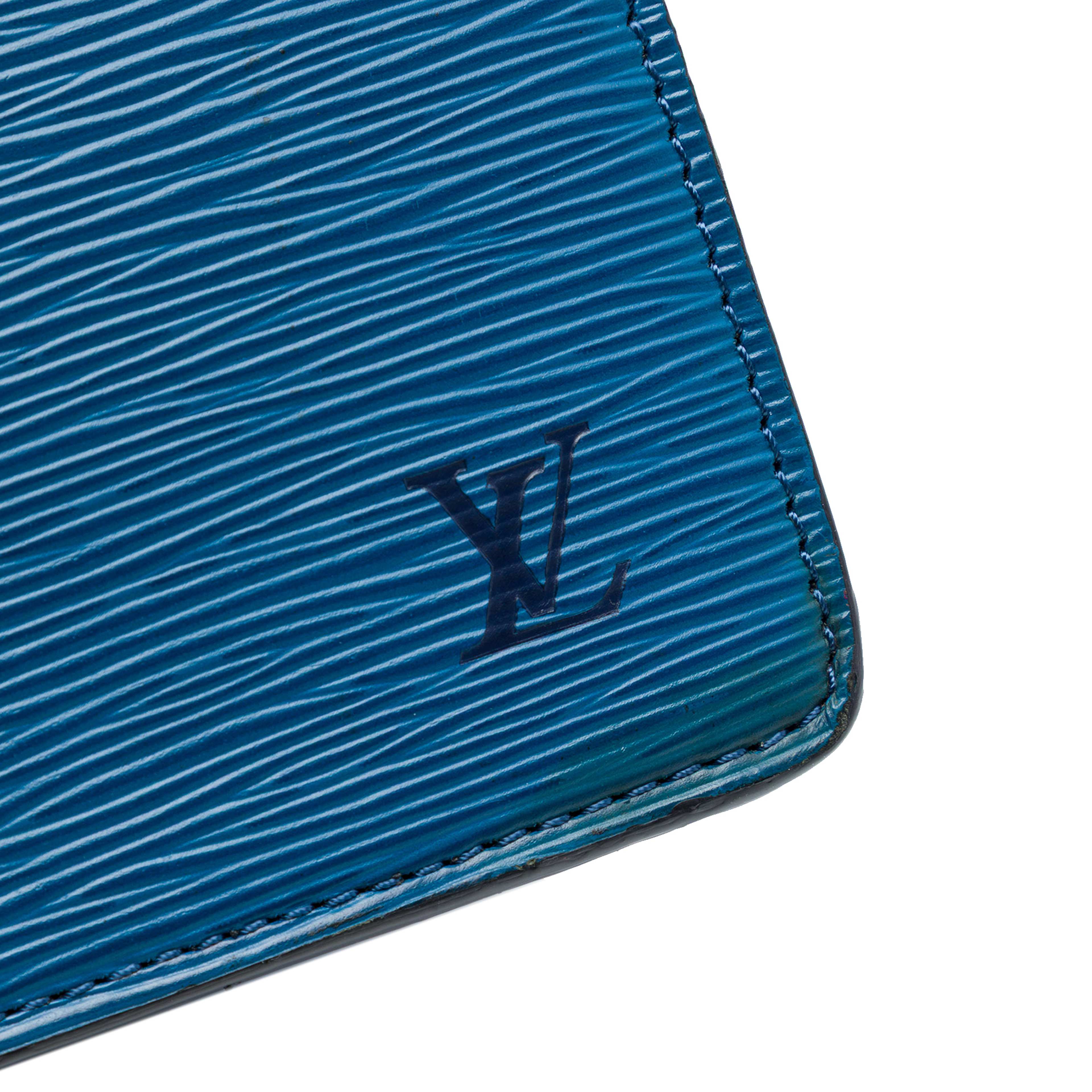 Louis Vuitton Epi Riviera, från Luxclusif, i färgen blue. Klicka för att öppna bilden i stort format