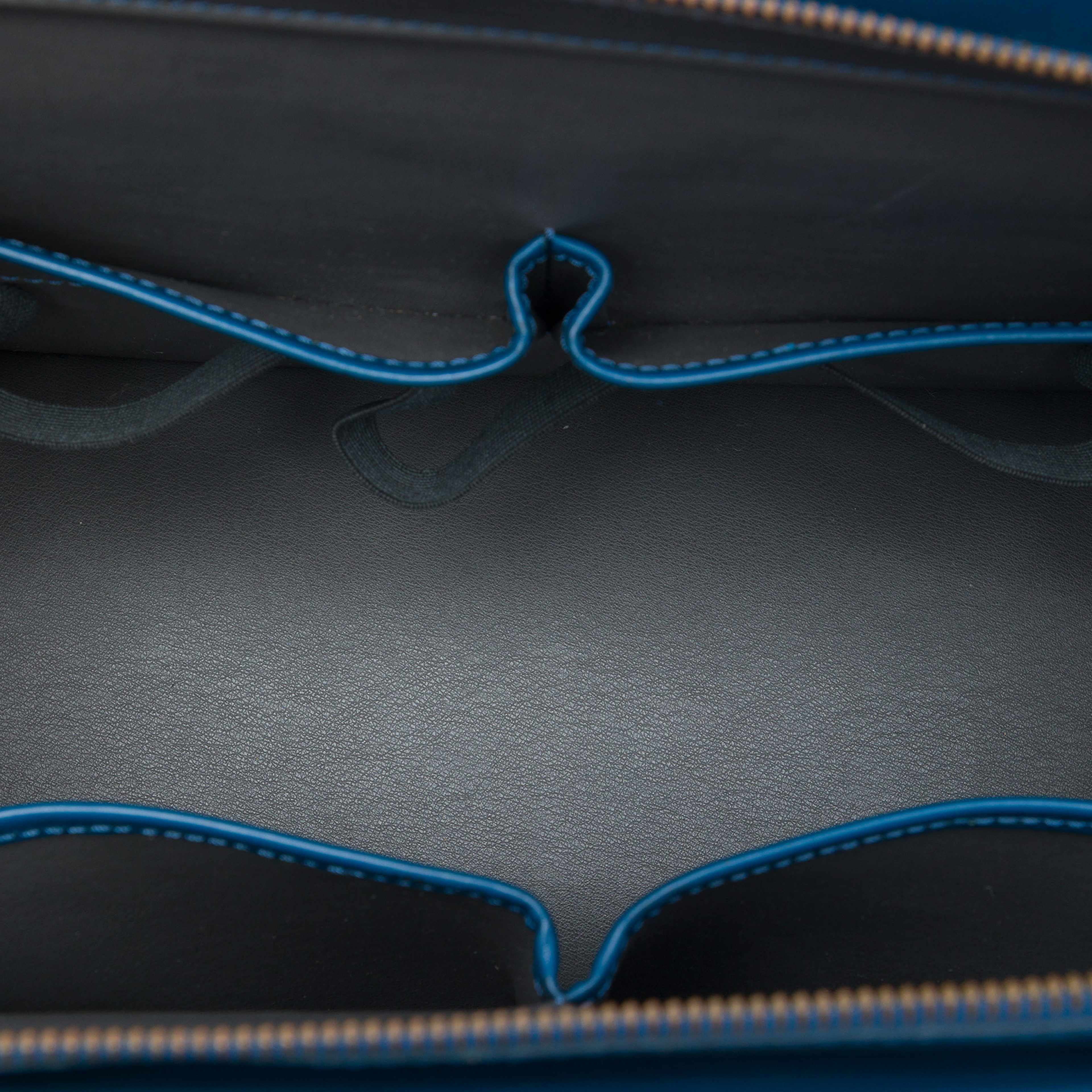 Louis Vuitton Epi Riviera, från Luxclusif, i färgen blue. Klicka för att öppna bilden i stort format