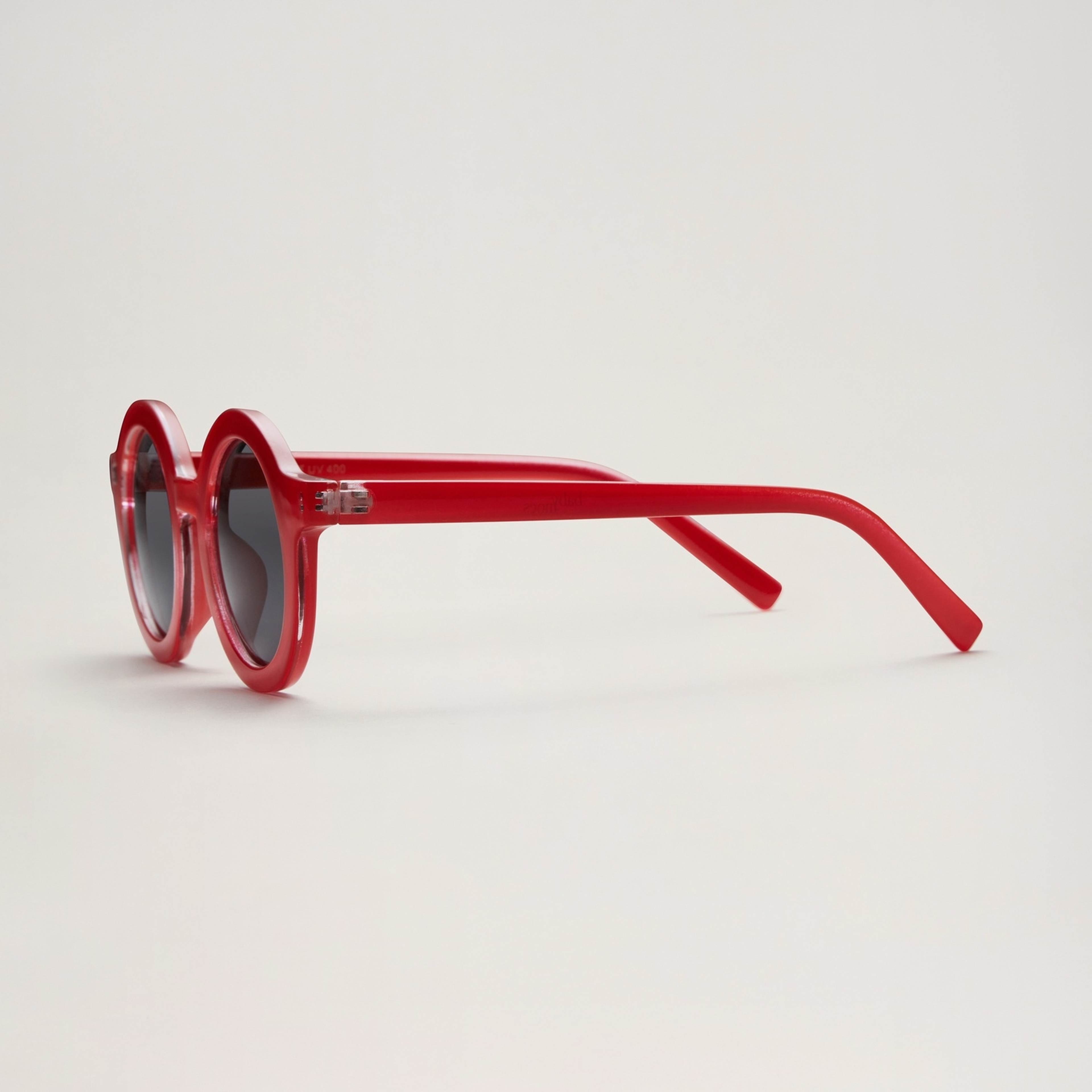 Babymocs Solglasögon Signature Round - Barn, från BabyMocs, i färgen red. Klicka för att öppna bilden i stort format