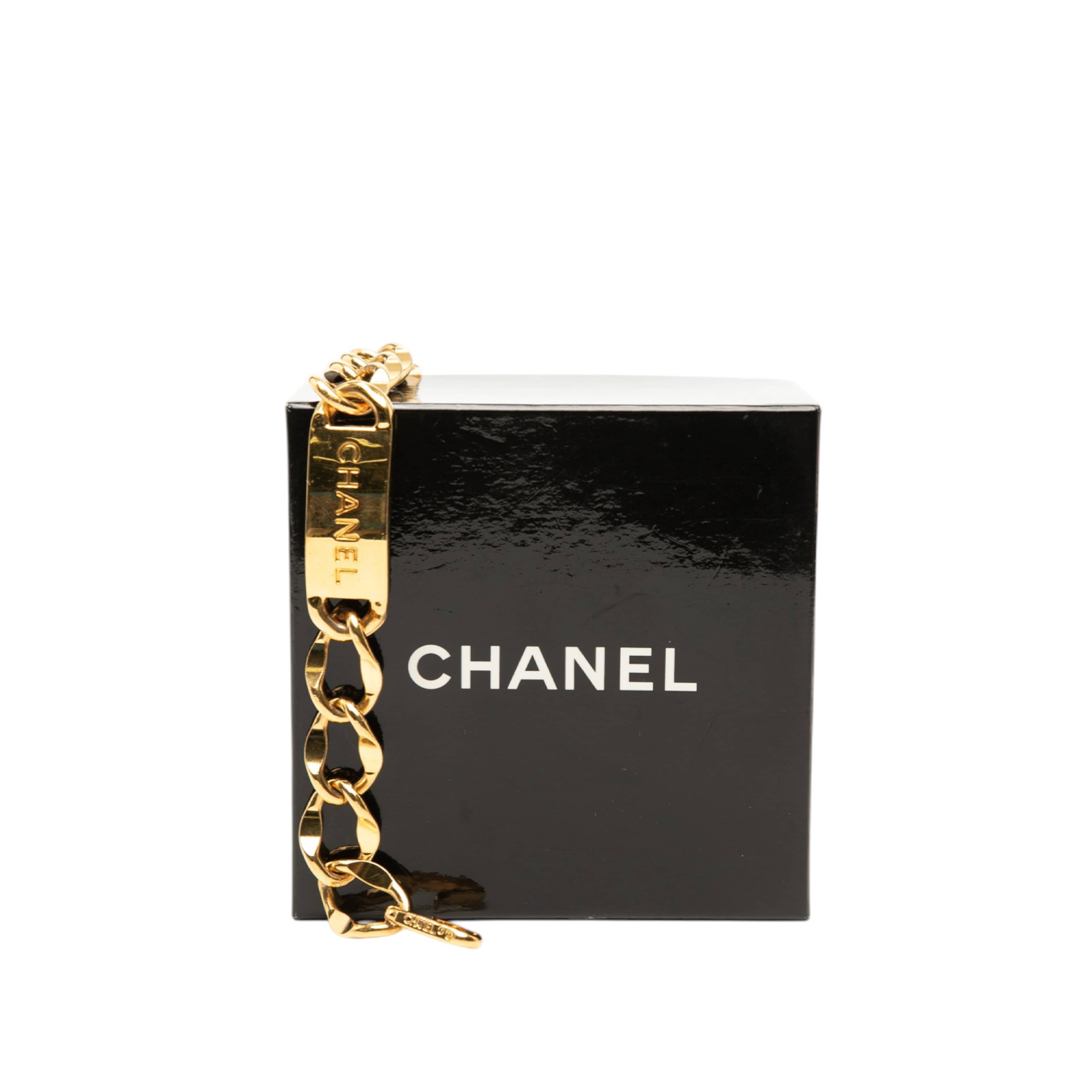 Chanel Gold Plated Cc Medallion Chain Belt, från Luxclusif, i färgen gold. Klicka för att öppna bilden i stort format