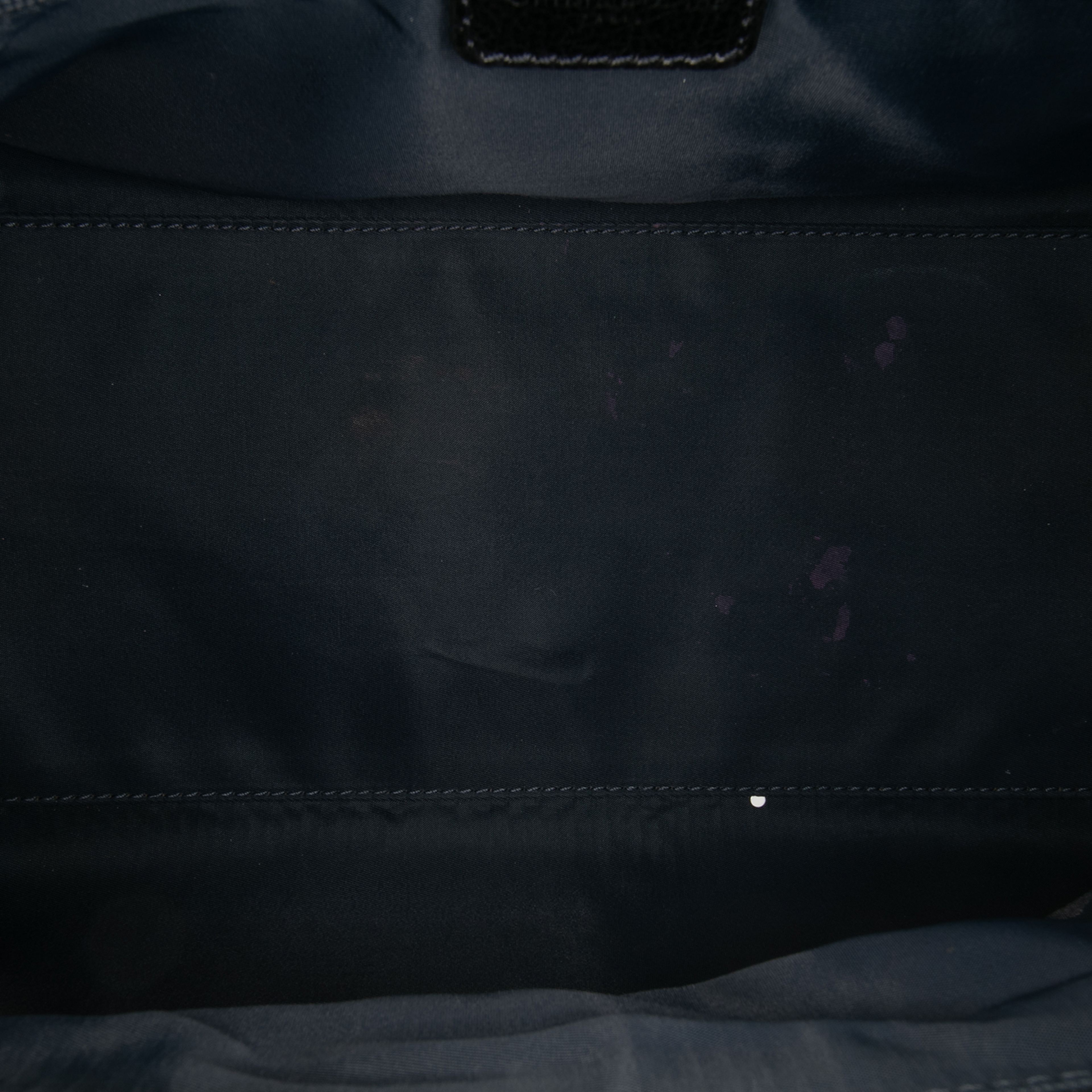 Dior Diorissimo Trotter Denim Flight Boston Bag, från Luxclusif, i färgen blå. Klicka för att öppna bilden i stort format