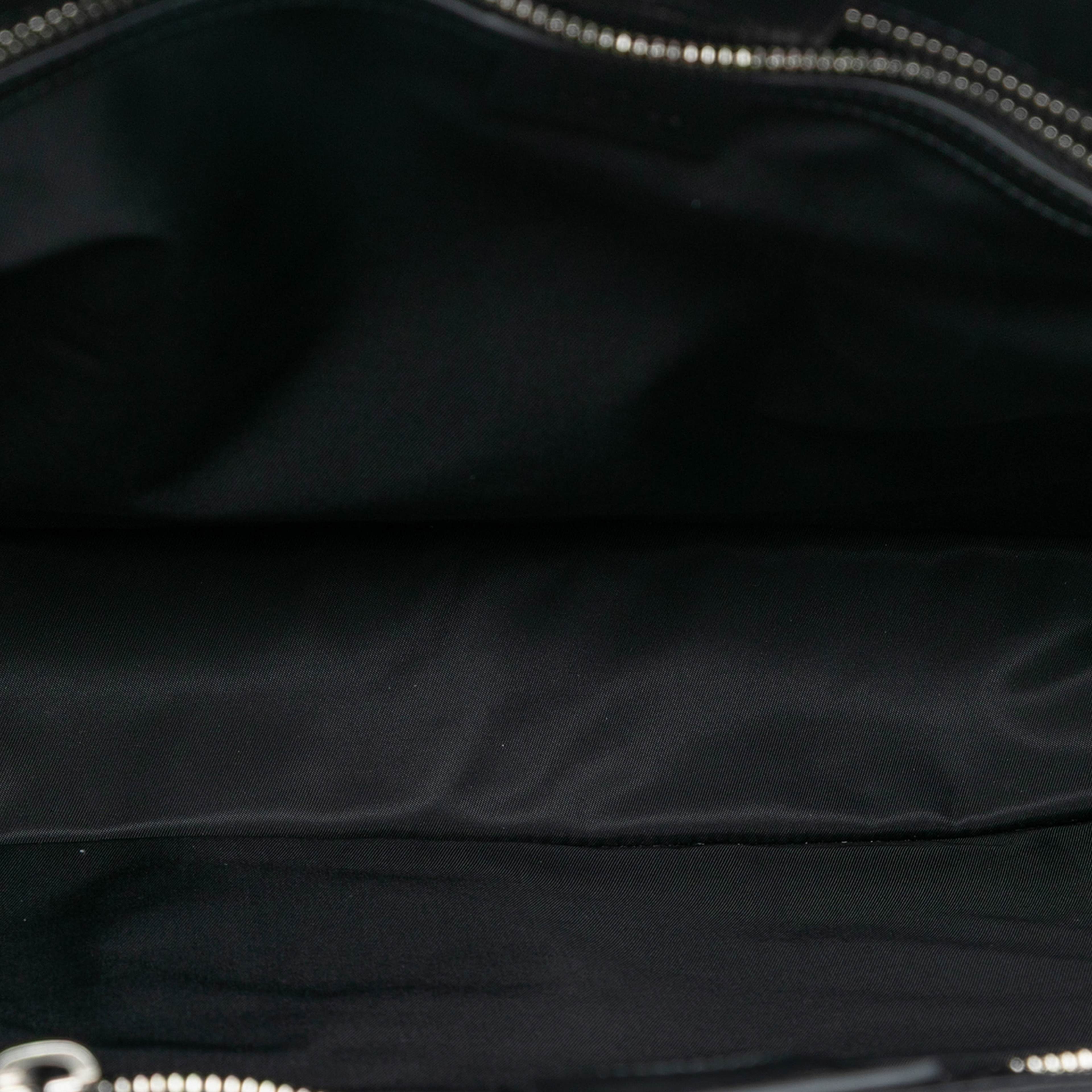 Gucci Gg Supreme Web Vertical Satchel, från Luxclusif, i färgen beige. Klicka för att öppna bilden i stort format