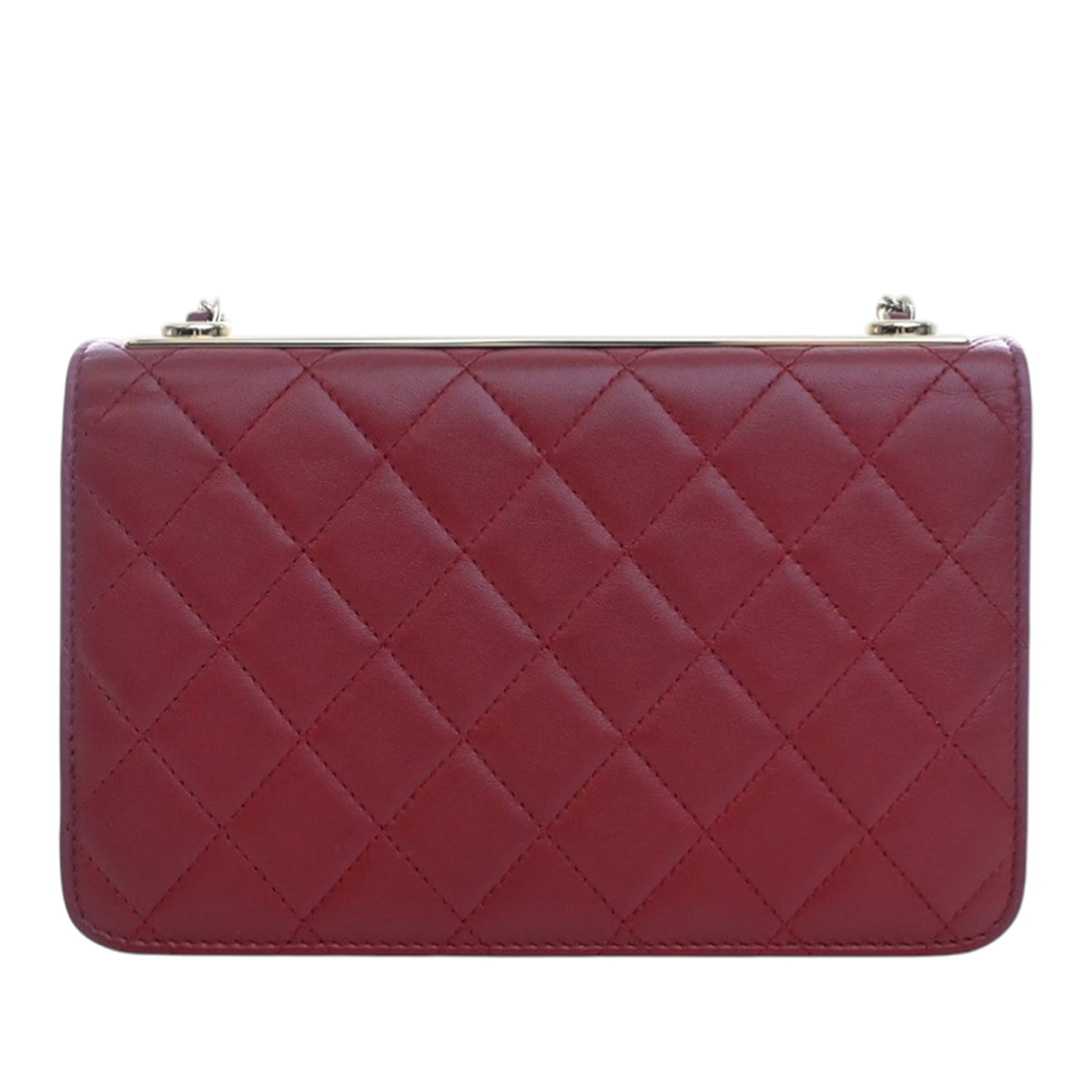 Chanel Quilted Lambskin Trendy Cc Wallet On Chain, från Luxclusif, i färgen red. Klicka för att öppna bilden i stort format