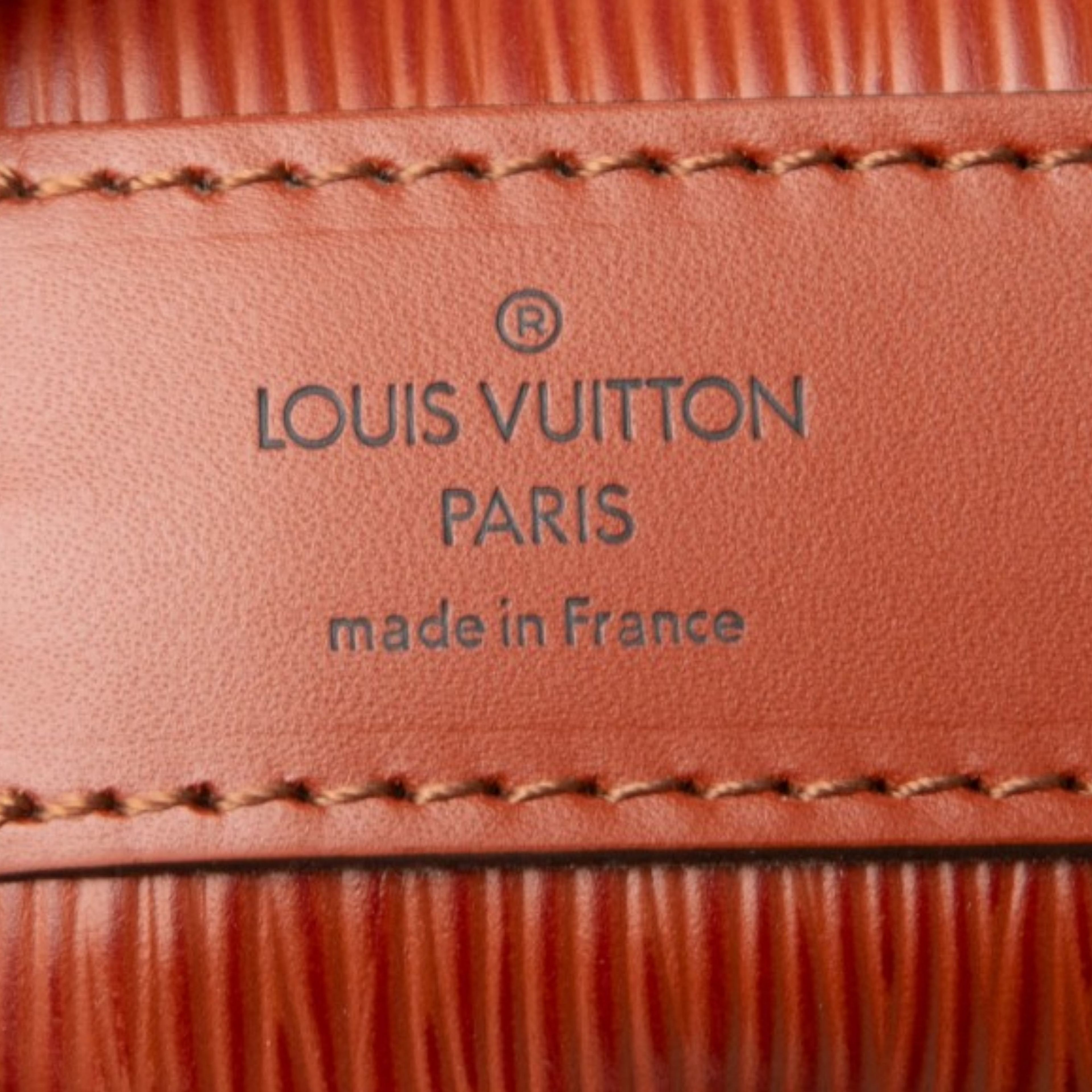 Louis Vuitton Epi Sac D Epaule Pm, från Luxclusif, i färgen brown. Klicka för att öppna bilden i stort format