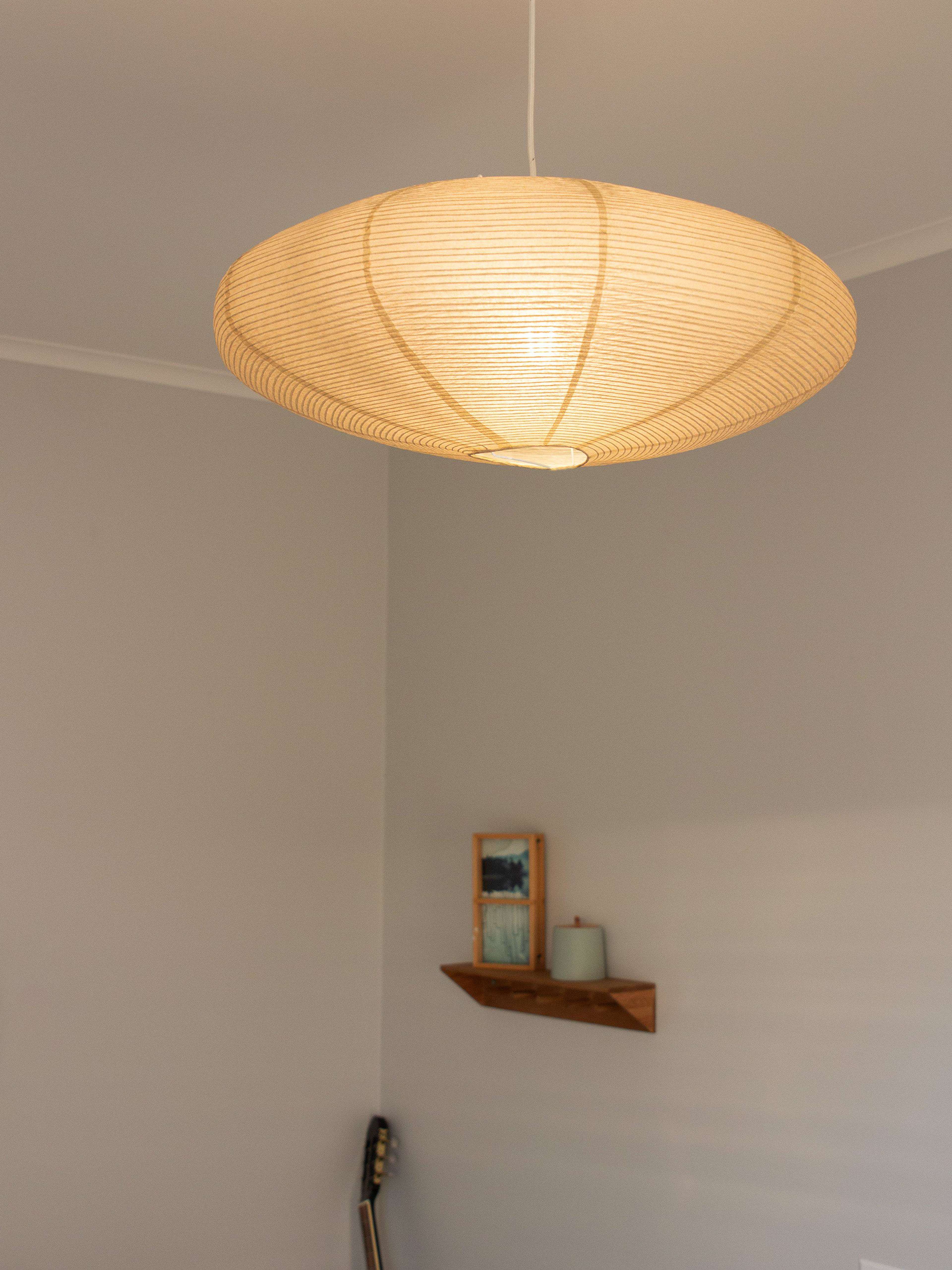 Yuni Takskärm, från PR Home, i färgen beige. Klicka för att öppna bilden i stort format