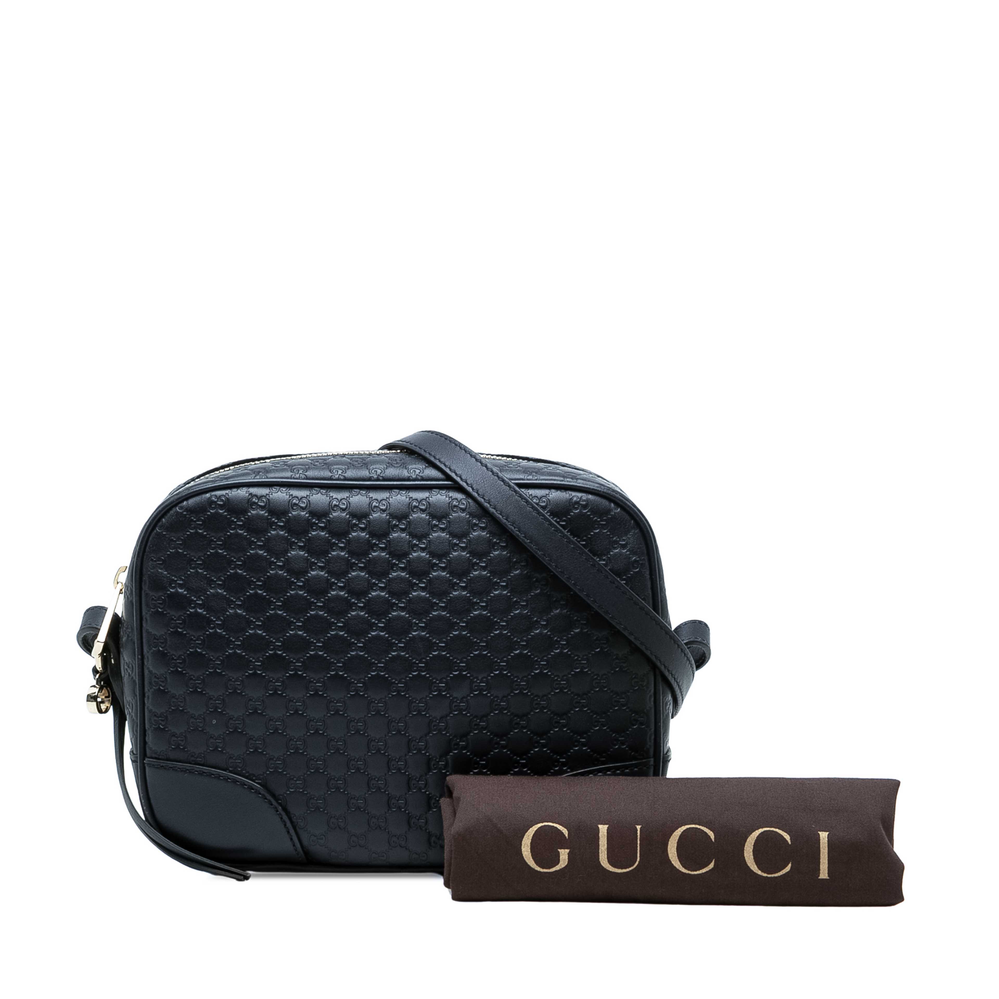 Gucci Microguccissima Bree Crossbody, från Luxclusif, i färgen blå. Klicka för att öppna bilden i stort format