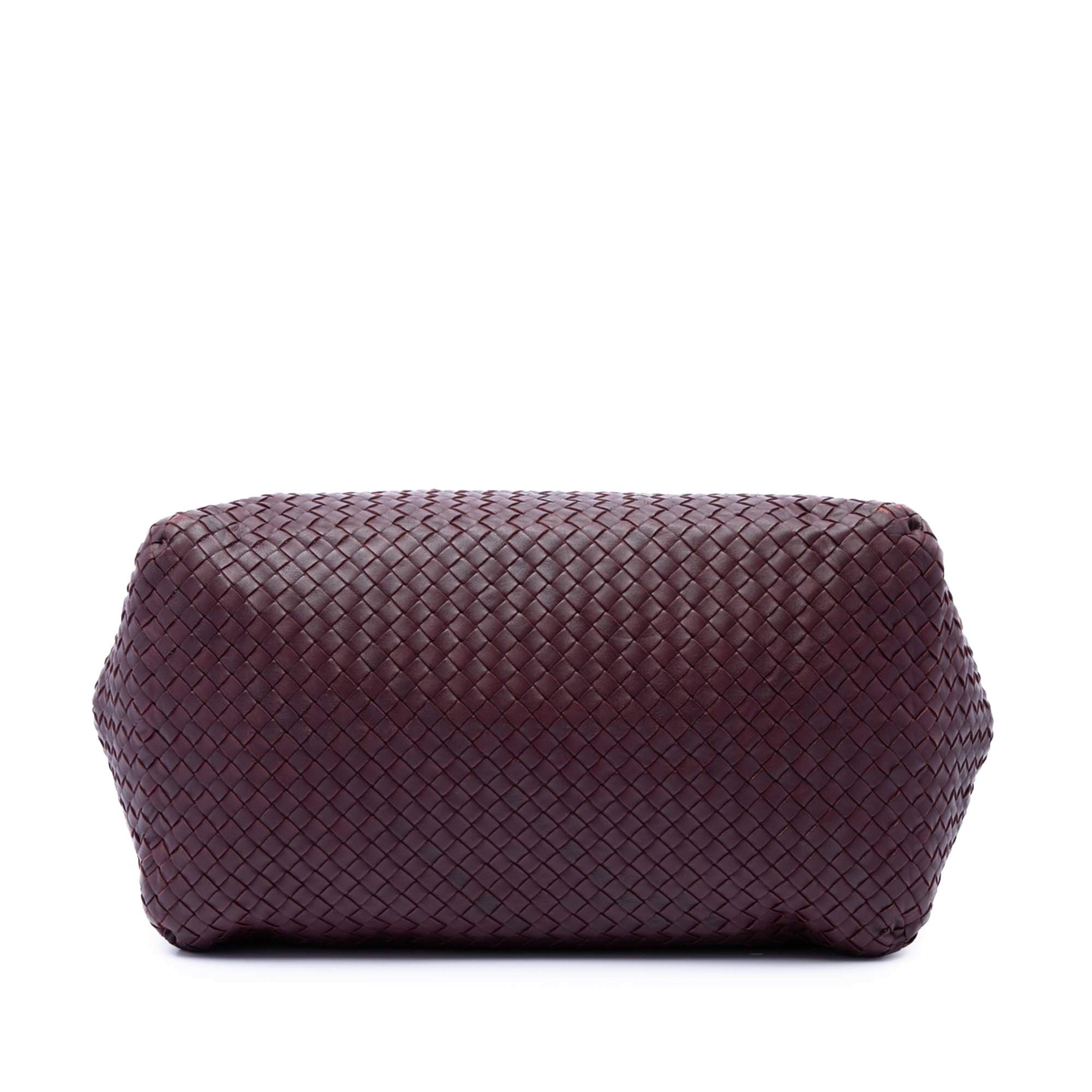 Bottega Veneta Large Nappa Intrecciato Cesta Tote, från Luxclusif, i färgen dark purple. Klicka för att öppna bilden i stort format