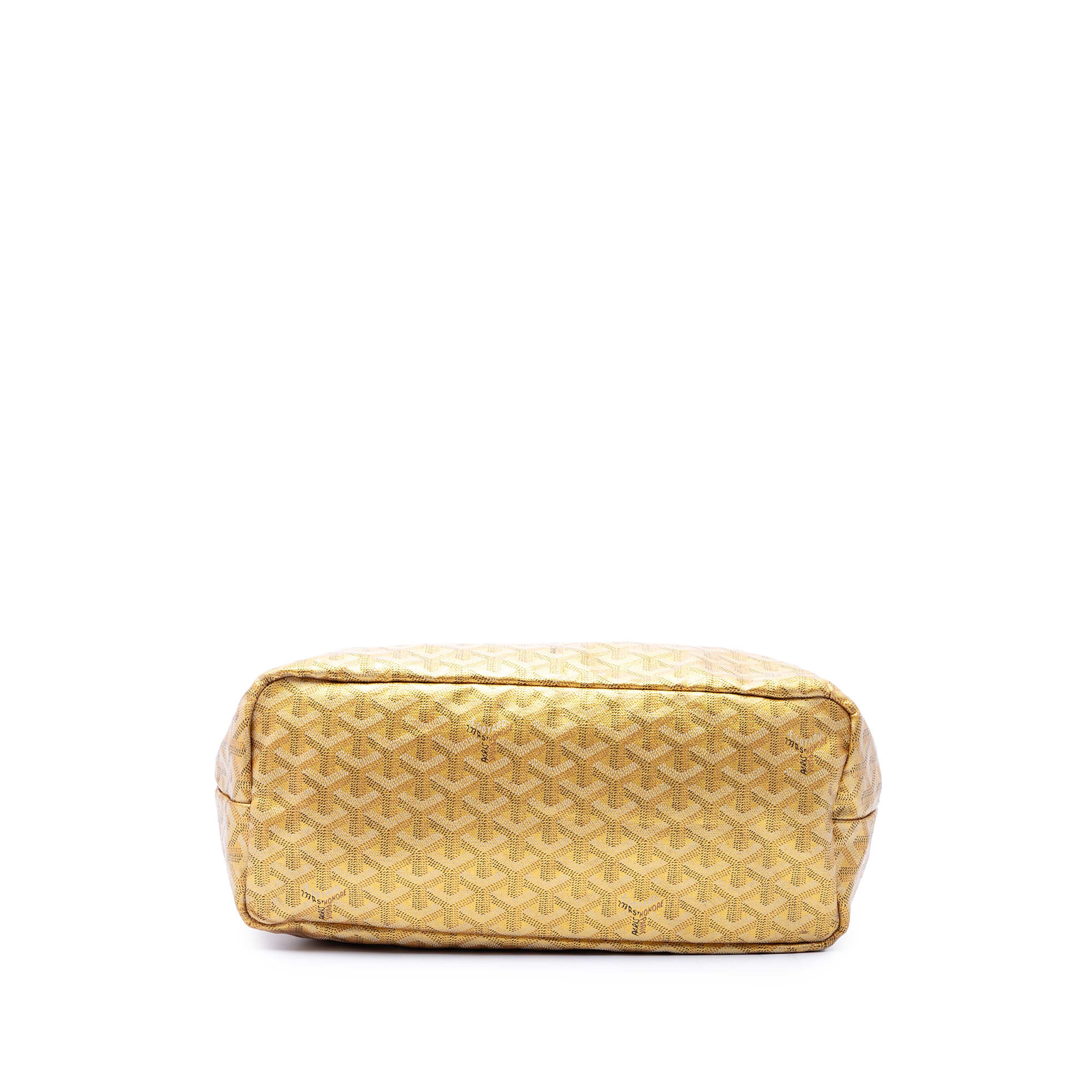 Goyard Special Edition Goyardine Precious Metal Saint Louis Pm, från Luxclusif, i färgen gold. Klicka för att öppna bilden i stort format
