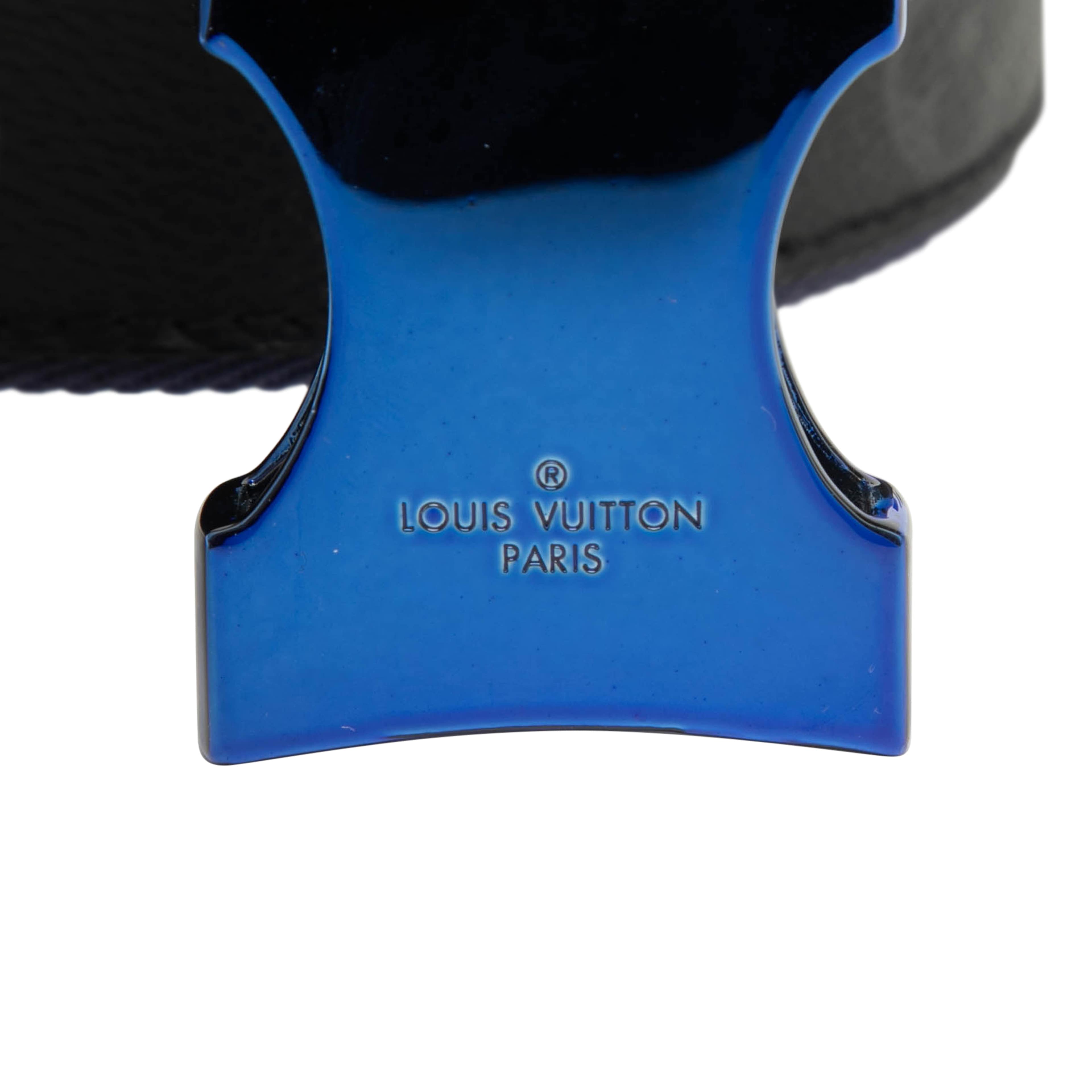 Louis Vuitton Monogram Eclipse Onthego Belt, från Luxclusif, i färgen black. Klicka för att öppna bilden i stort format