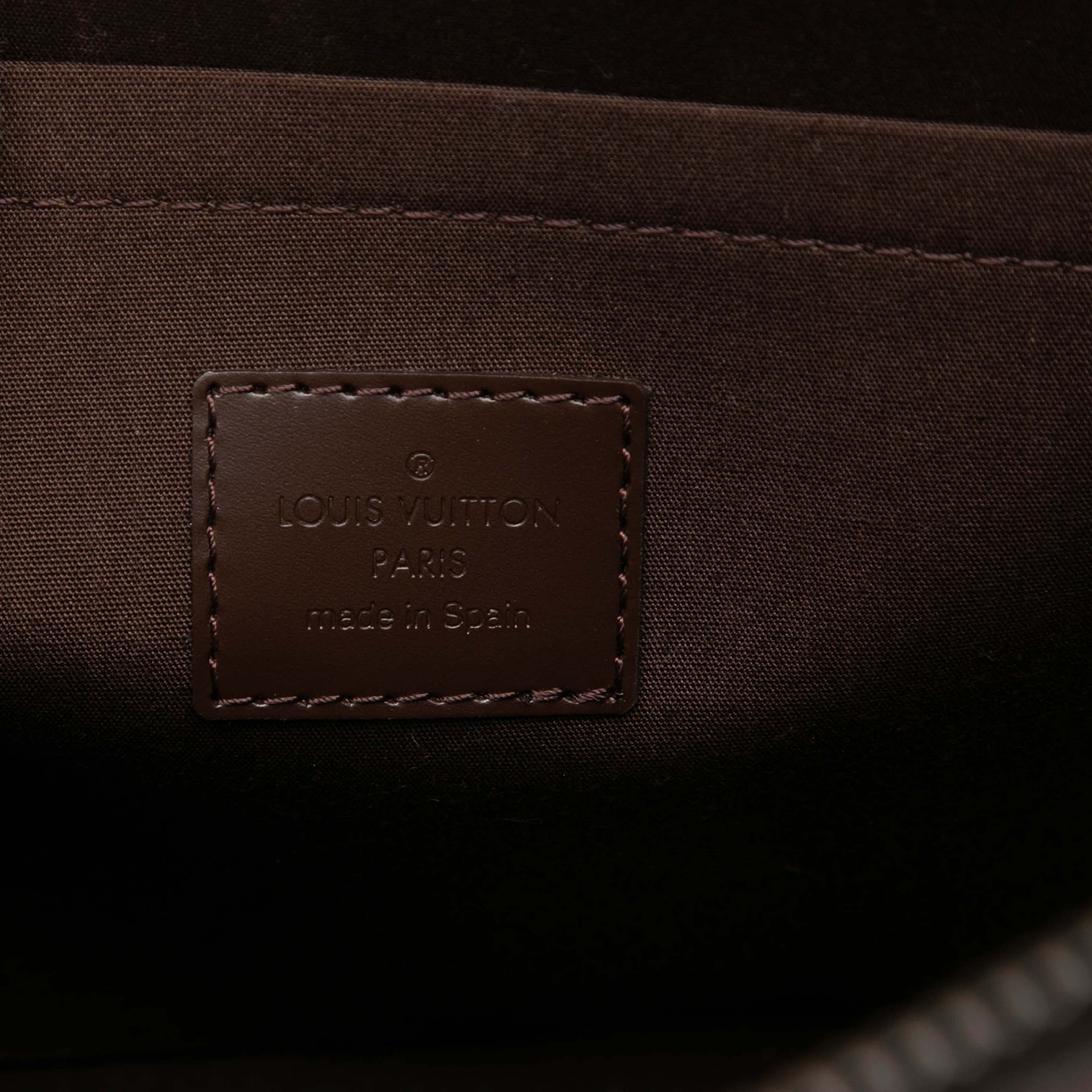 Louis Vuitton Epi Croisette Pm, från Luxclusif, i färgen dark brown. Klicka för att öppna bilden i stort format